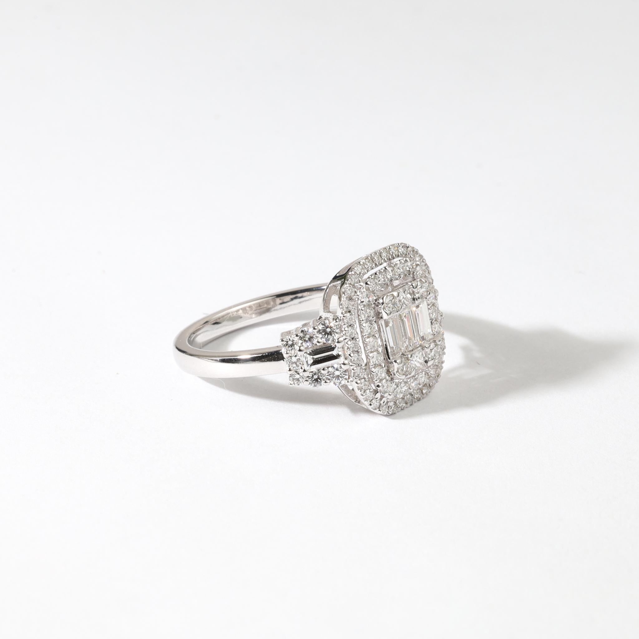 1,06ct Baguette & Runder Diamant Doppel-Halo Verlobungsring in 18K Weißgold im Angebot 1