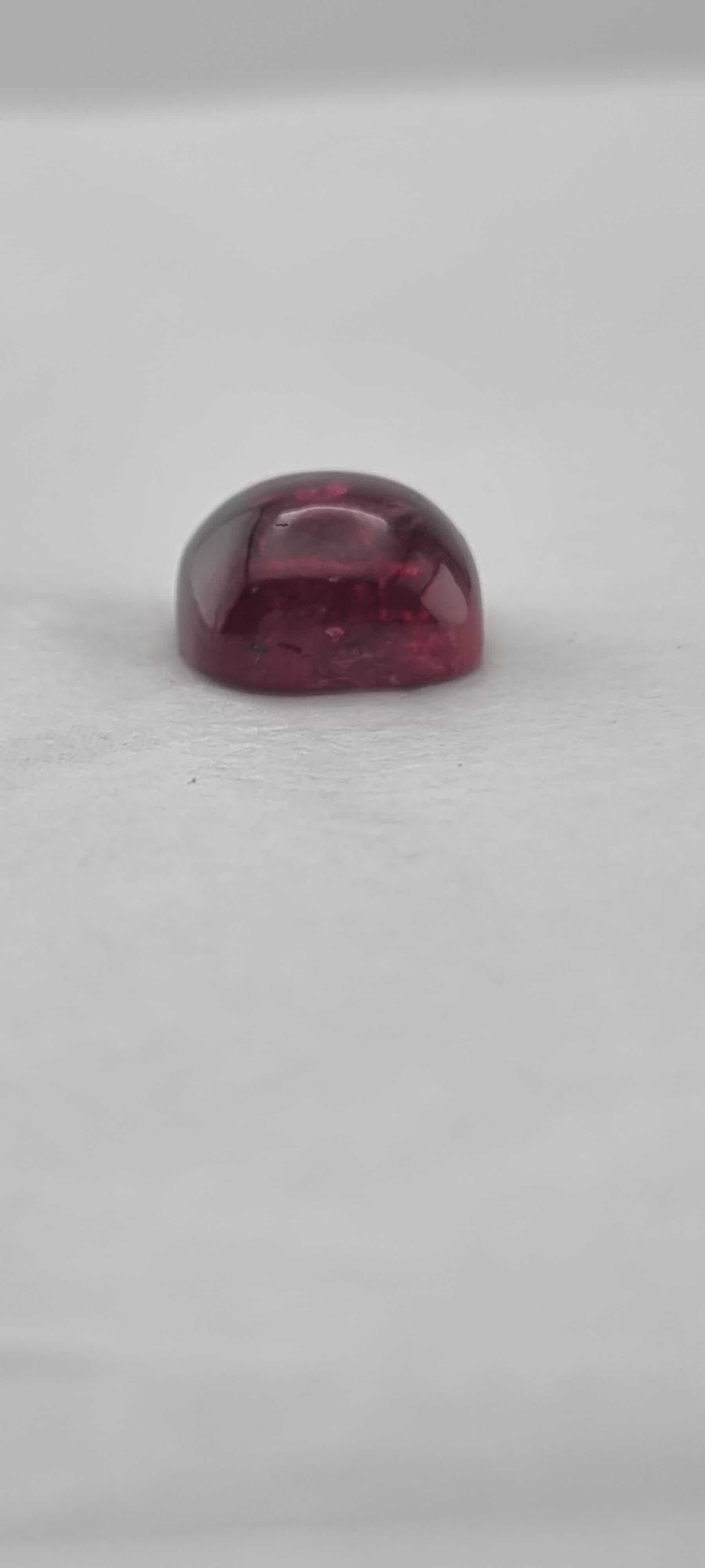 10.6ct Gemma cabochon di tormalina rossa rubelite in vendita 1