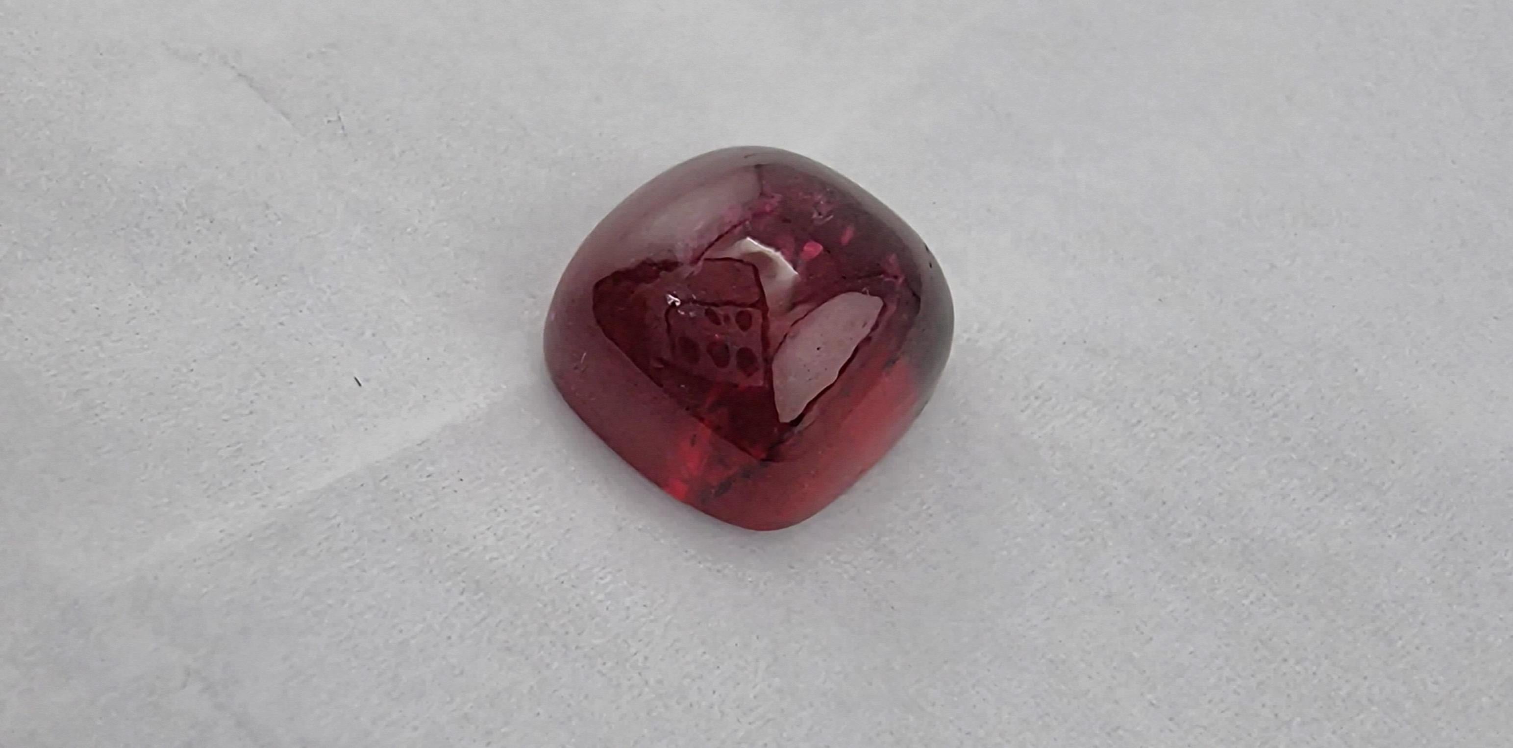 10.6ct Gemma cabochon di tormalina rossa rubelite in vendita 2