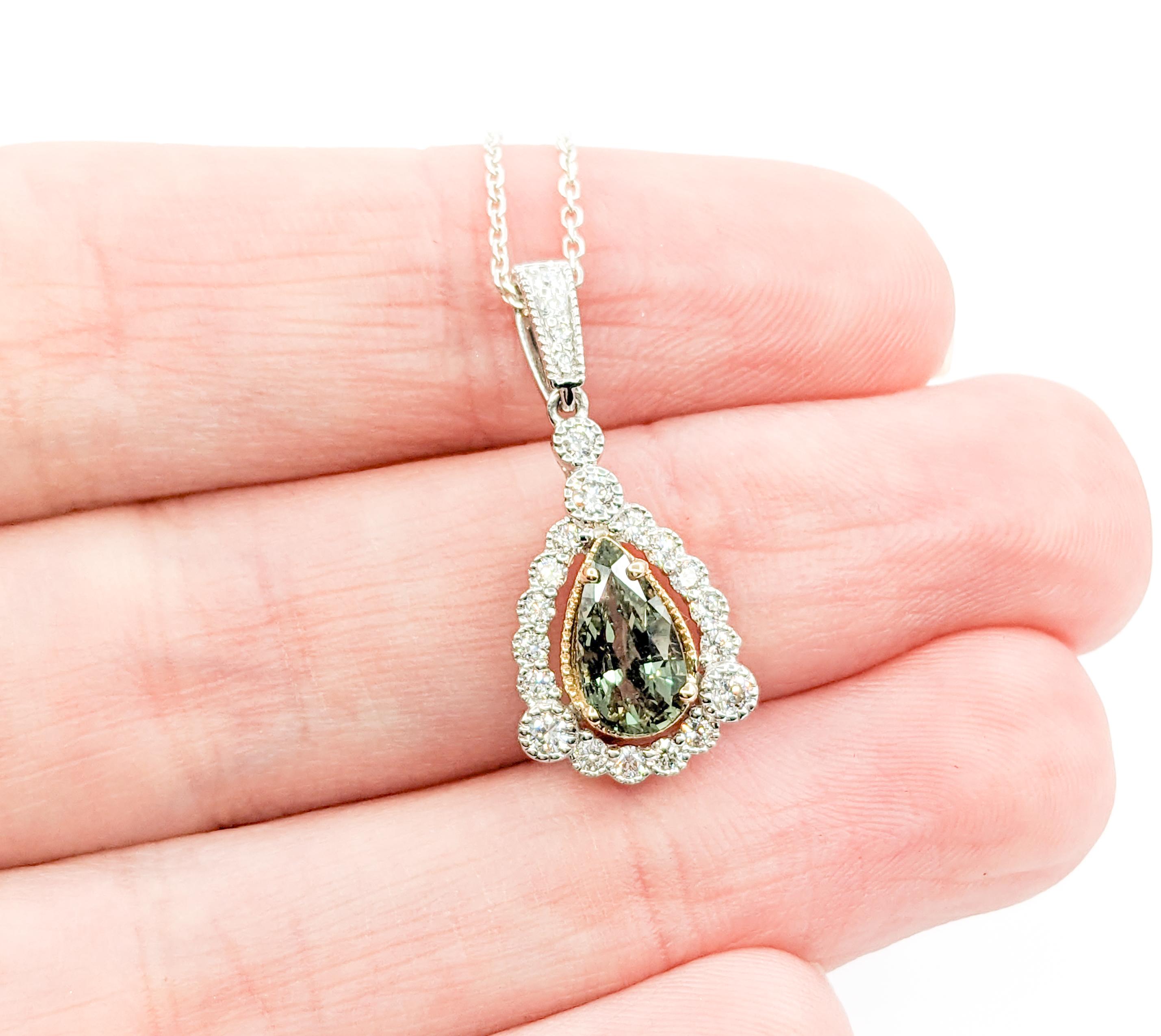 Ciondolo di alessandrite GIA da 1,06 ct con diamanti in oro bicolore in vendita 1