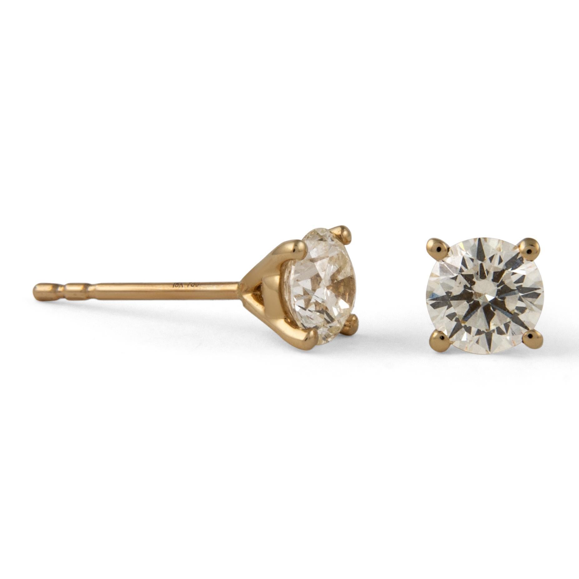 Contemporary 1.06ct Round Diamond Stud Earrings 18k Yellow Gold For Sale