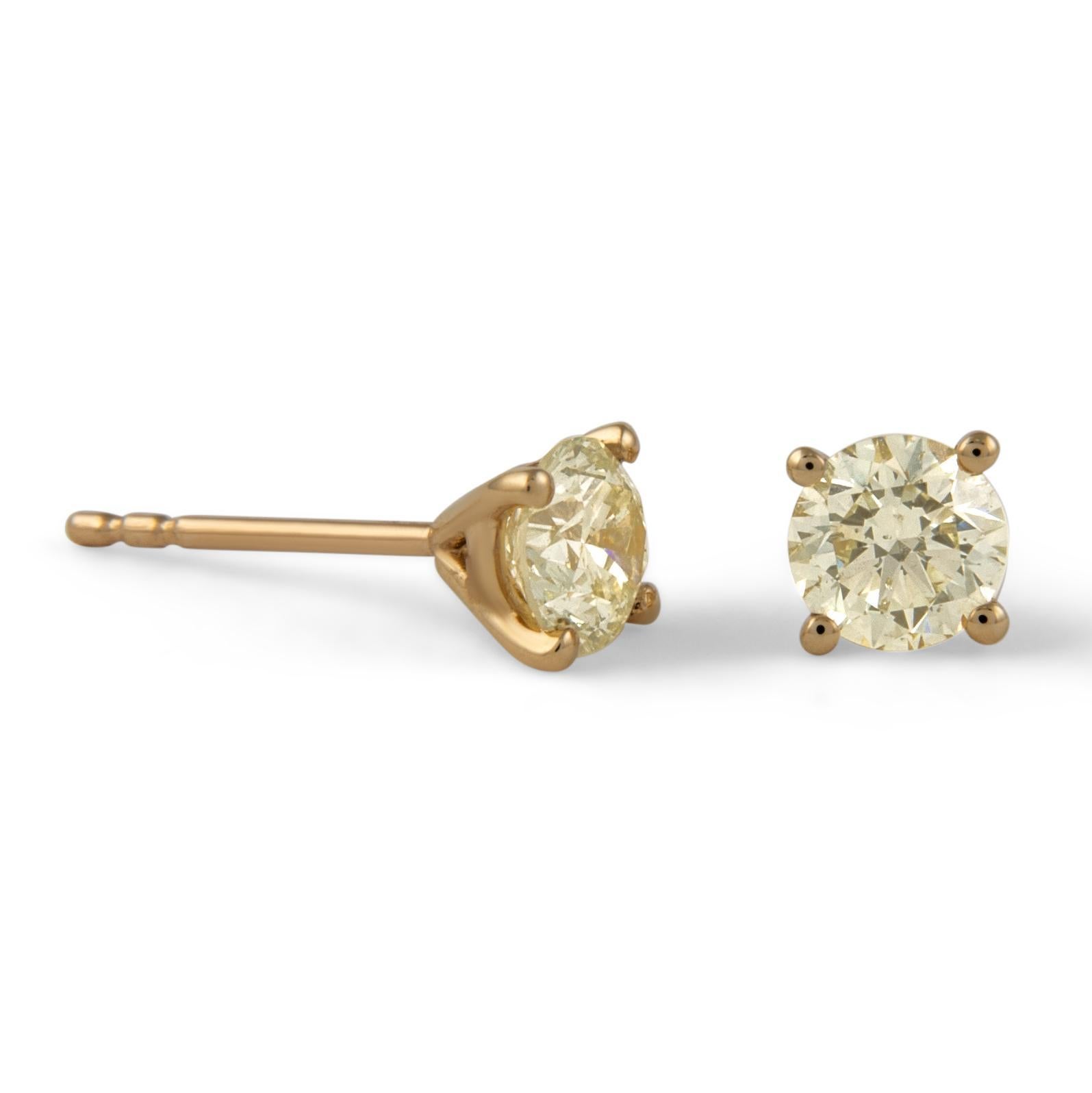 Contemporary 1.06ct Round Diamond Stud Earrings 18k Yellow Gold For Sale