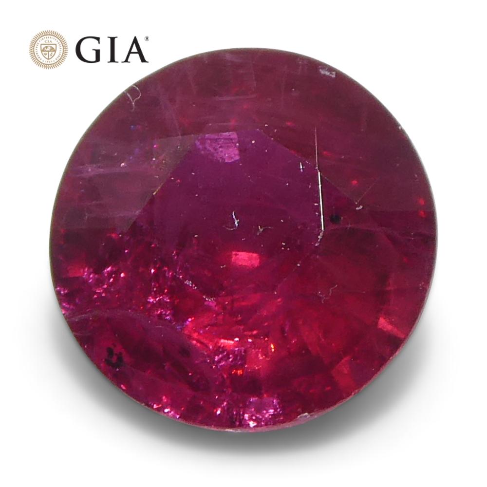1.06ct Round Red Ruby GIA Certified Madagascar in vendita 6