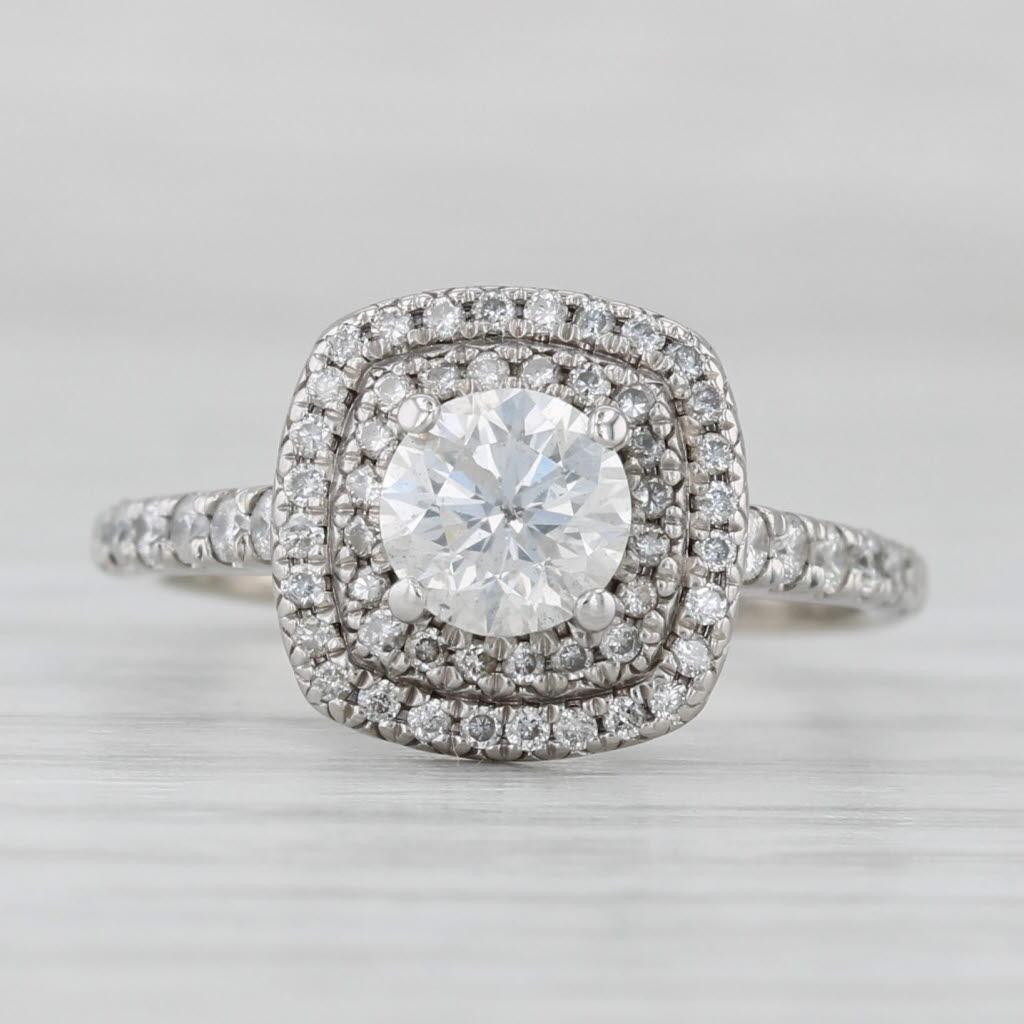 Anello di fidanzamento aureolato con diamante rotondo da 1,06 carati in oro bianco 14k, misura 5,75 In condizioni buone in vendita a McLeansville, NC