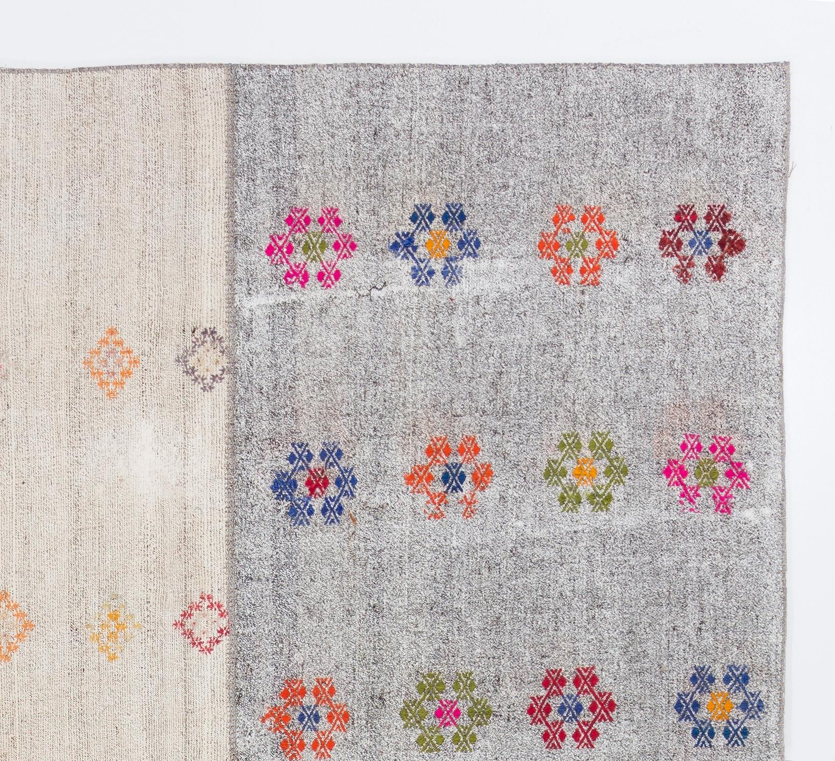 Hand-Woven 10.5x14.3 Ft Vintage Turkish Kilim Rug. Handmade Floor Covering, Floral Carpet.  For Sale