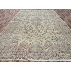 Tapis persan vintage de Kerman, 10'6" x 16'4", couleur ivoire, usé, noué à la main en pure laine, format XL
