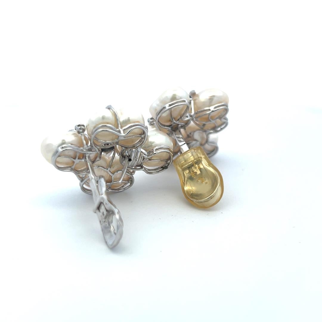 Orecchini a clip in oro bianco 18 carati con perle da 10,7-15 mm e diamanti rotondi da 0,55 carati in vendita 6