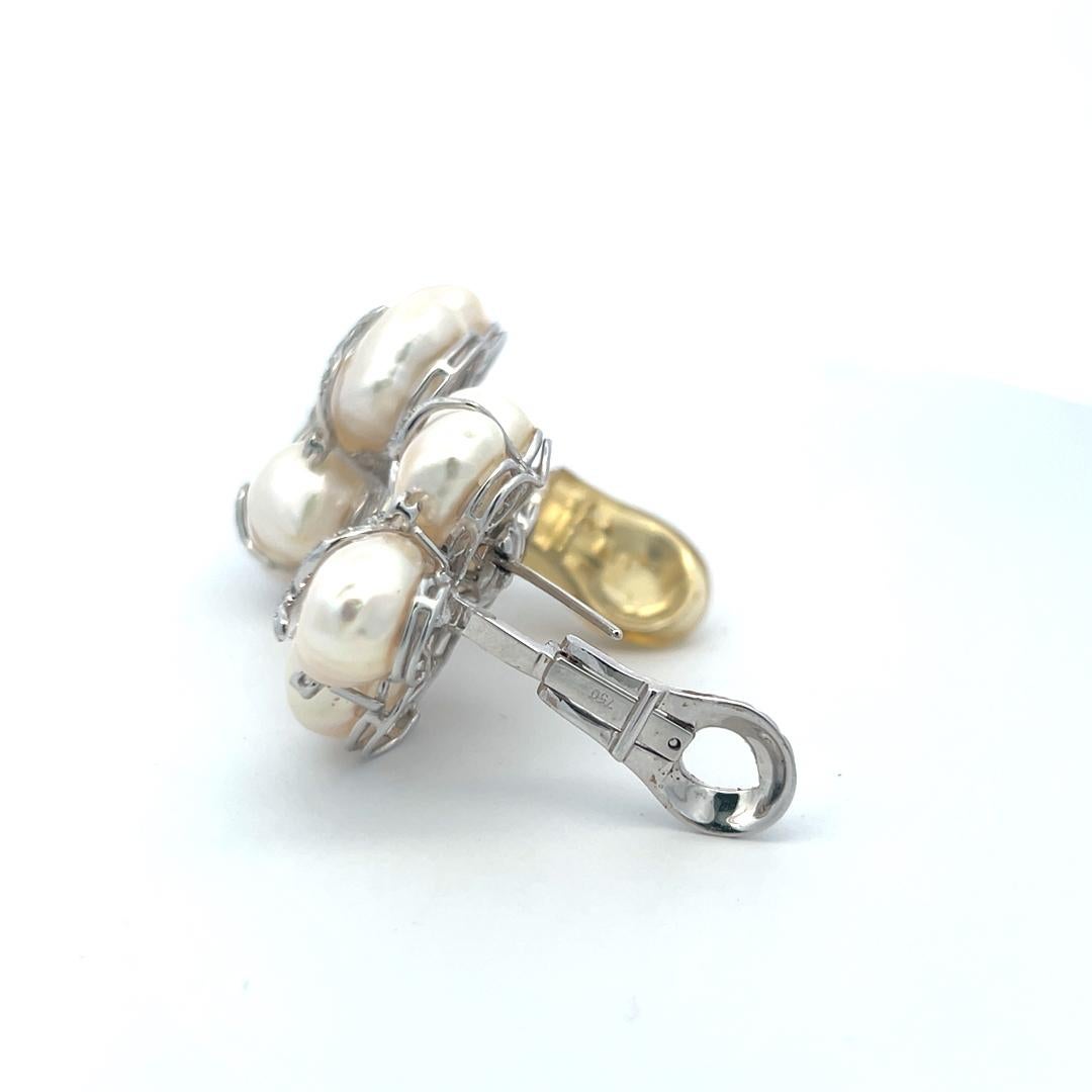 Orecchini a clip in oro bianco 18 carati con perle da 10,7-15 mm e diamanti rotondi da 0,55 carati in vendita 7