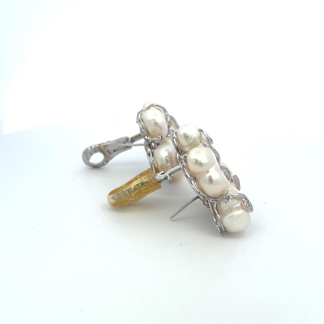 Orecchini a clip in oro bianco 18 carati con perle da 10,7-15 mm e diamanti rotondi da 0,55 carati in vendita 4