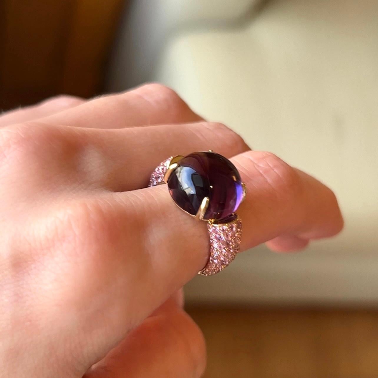 Modern 10.7 Carat Amethyst Cabochon Pink Sapphire 18 Karat Yellow Gold Ring by D&A For Sale