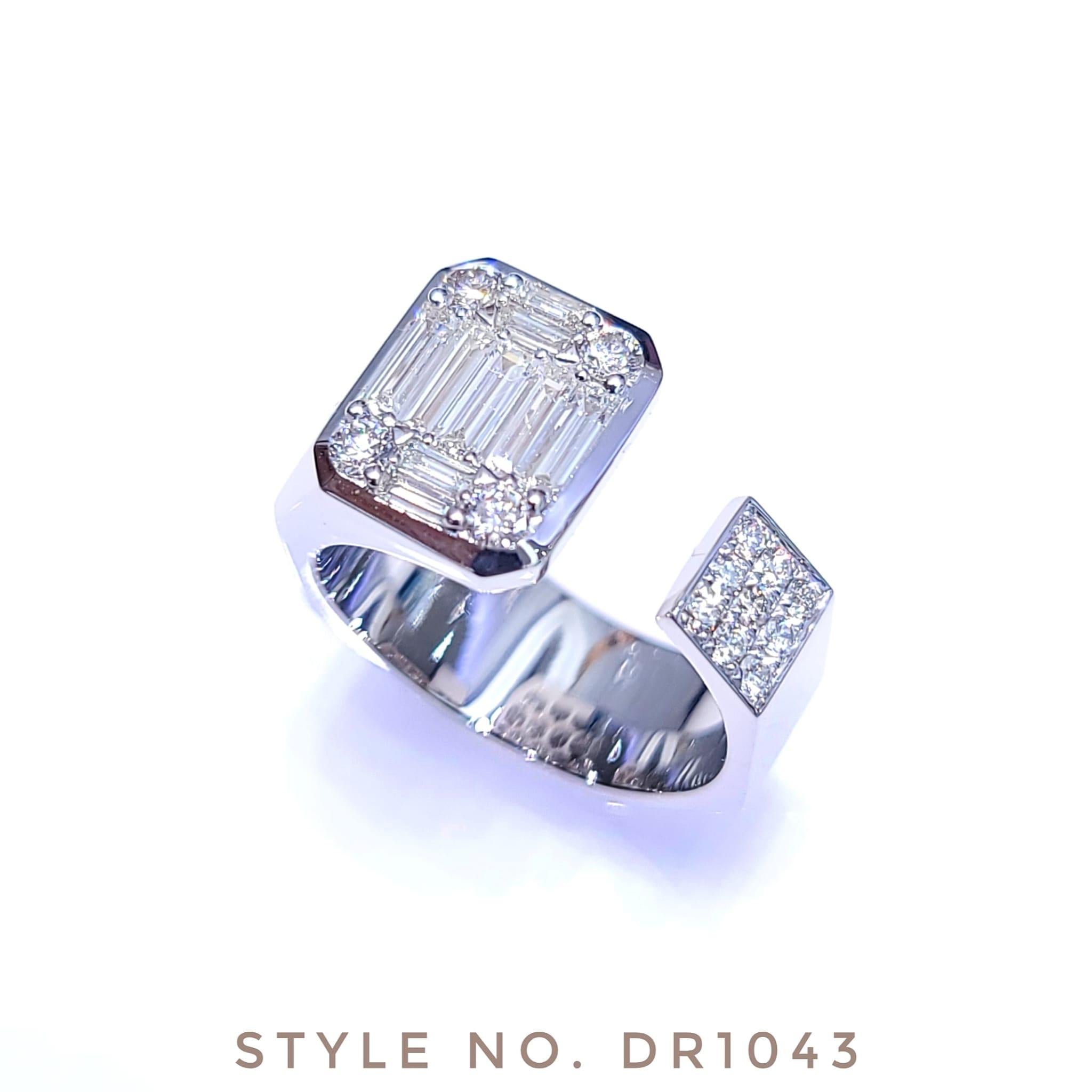 1.07 Carat Baguette Diamond White Gold Ring In New Condition For Sale In New York, NY