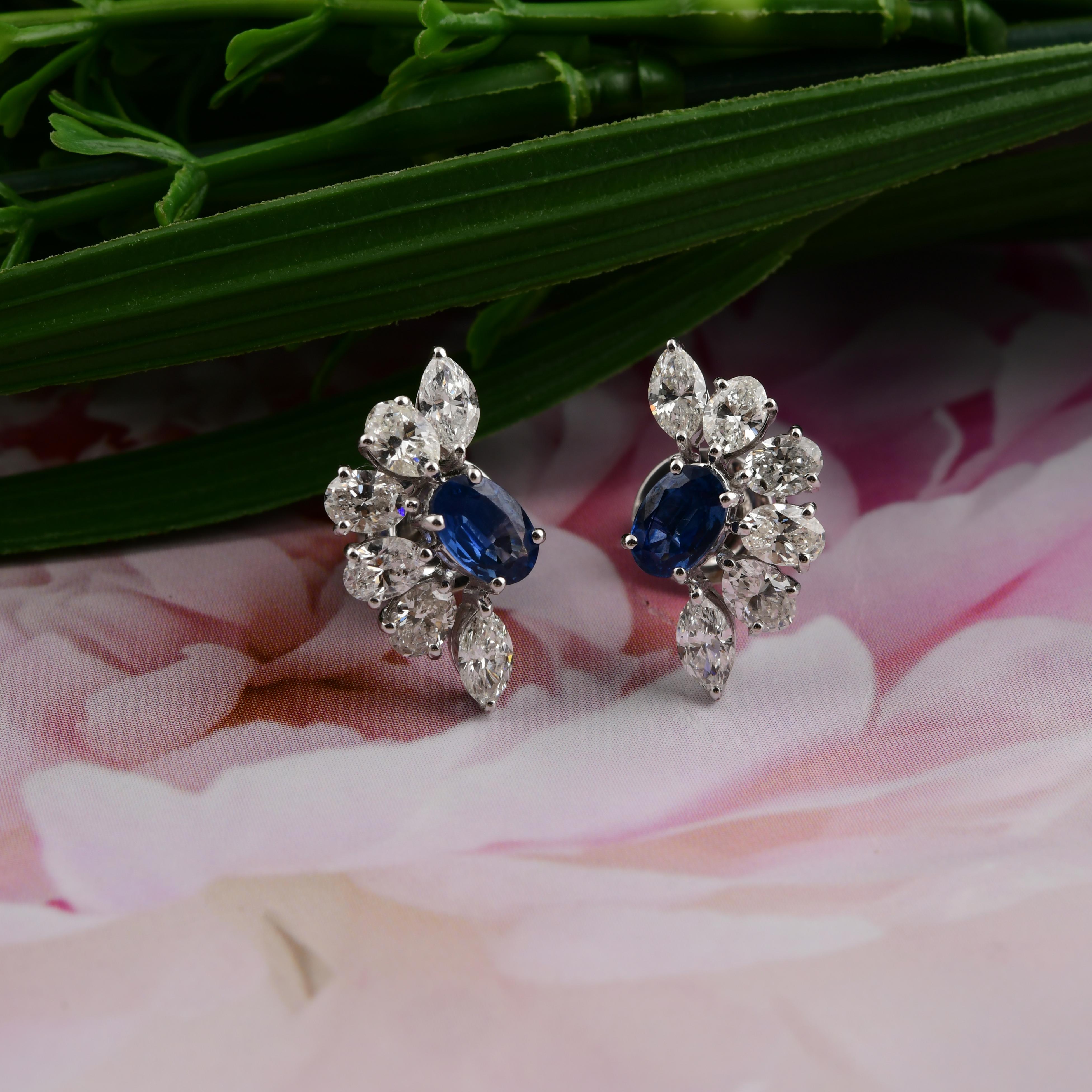 Orecchini con zaffiro blu da 1,07 carati e diamante SI/H da 1,88 carati in oro bianco 14 carati In condizioni Nuovo in vendita a Diera, Dubai