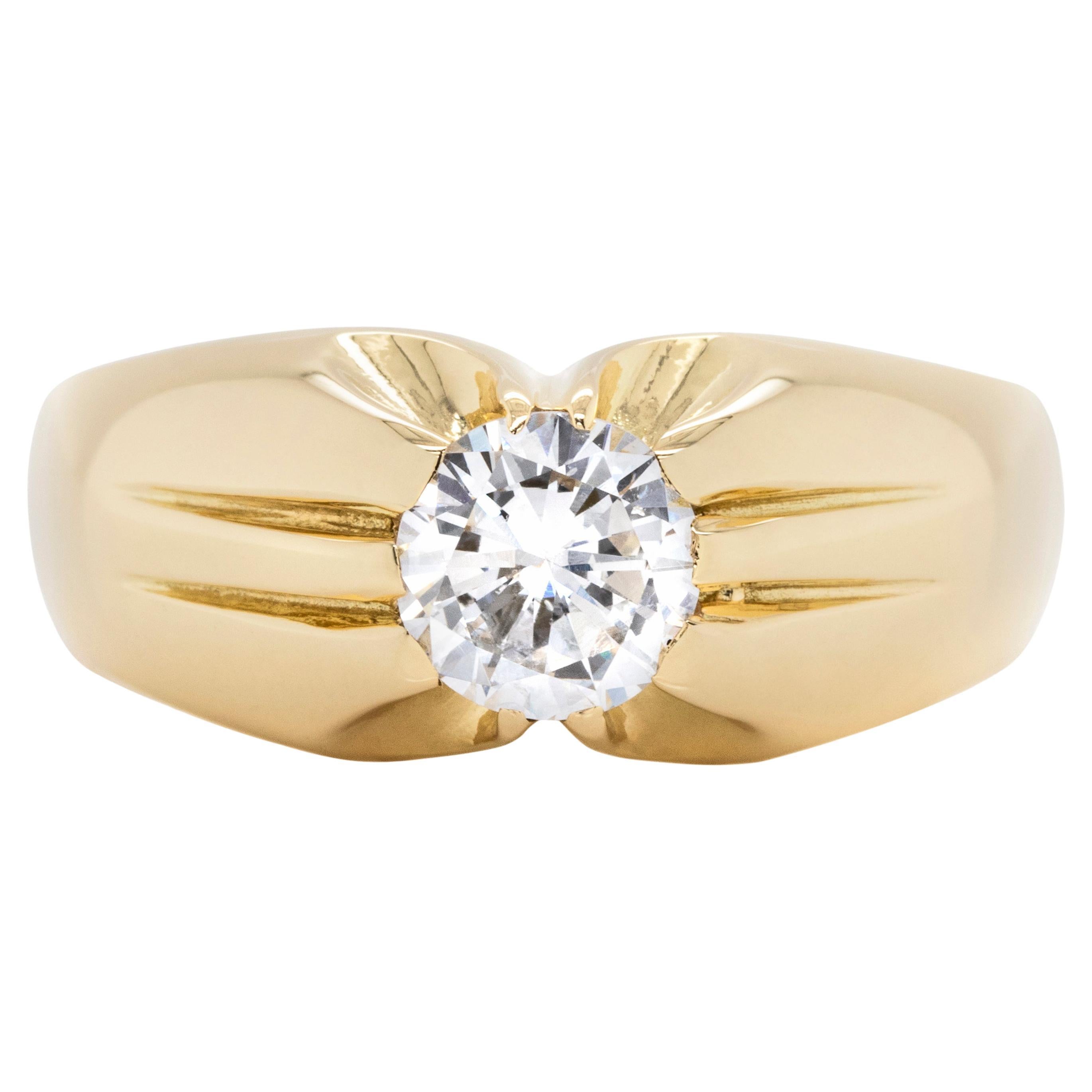 1.07 Carat Diamond 18 Carat Yellow Gold Gents Ring For Sale