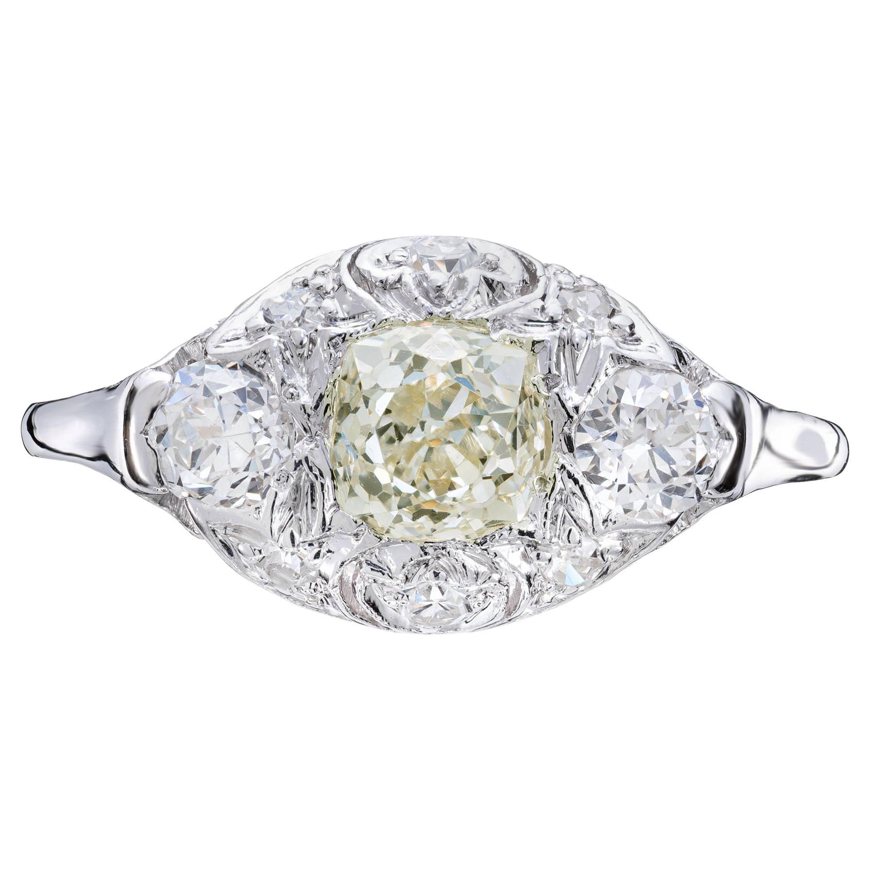 Bague de fiançailles en platine avec diamants de 1,07 carat en vente