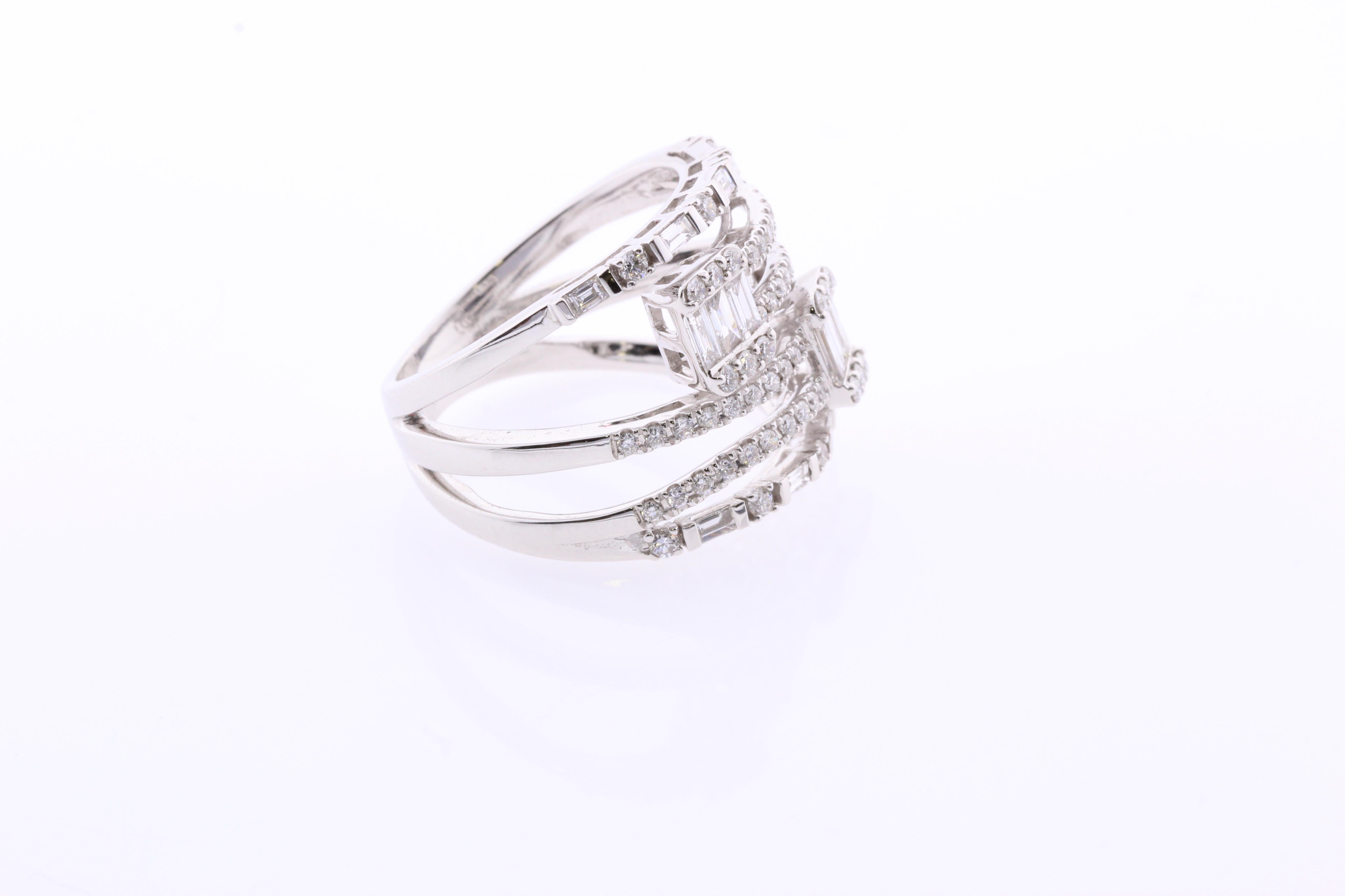 Tapered Baguette 1.07 Carat Diamond Wedding Ring in 18 Karat Gold For Sale