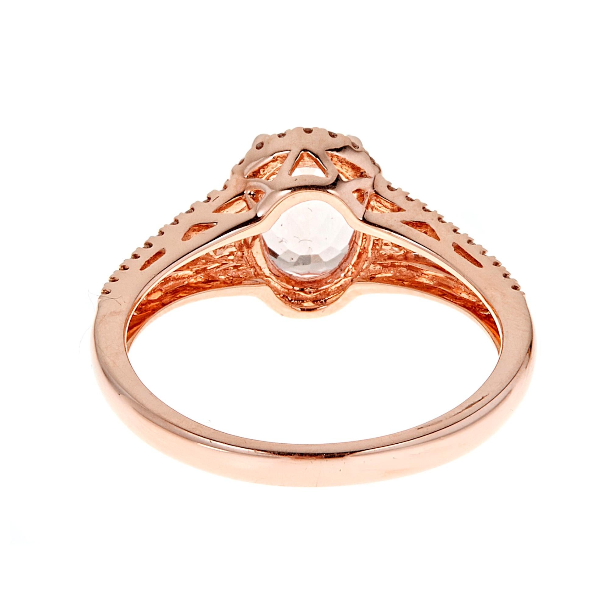 Taille ovale Bague en or rose 14 carats avec diamants et morganite de taille ovale de 1,07 carat en vente