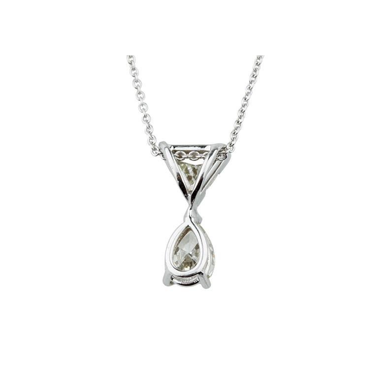 Ciondolo con pera e diamante trilione da 1,07 carati in oro bianco su catena In condizioni buone in vendita a Sherman Oaks, CA