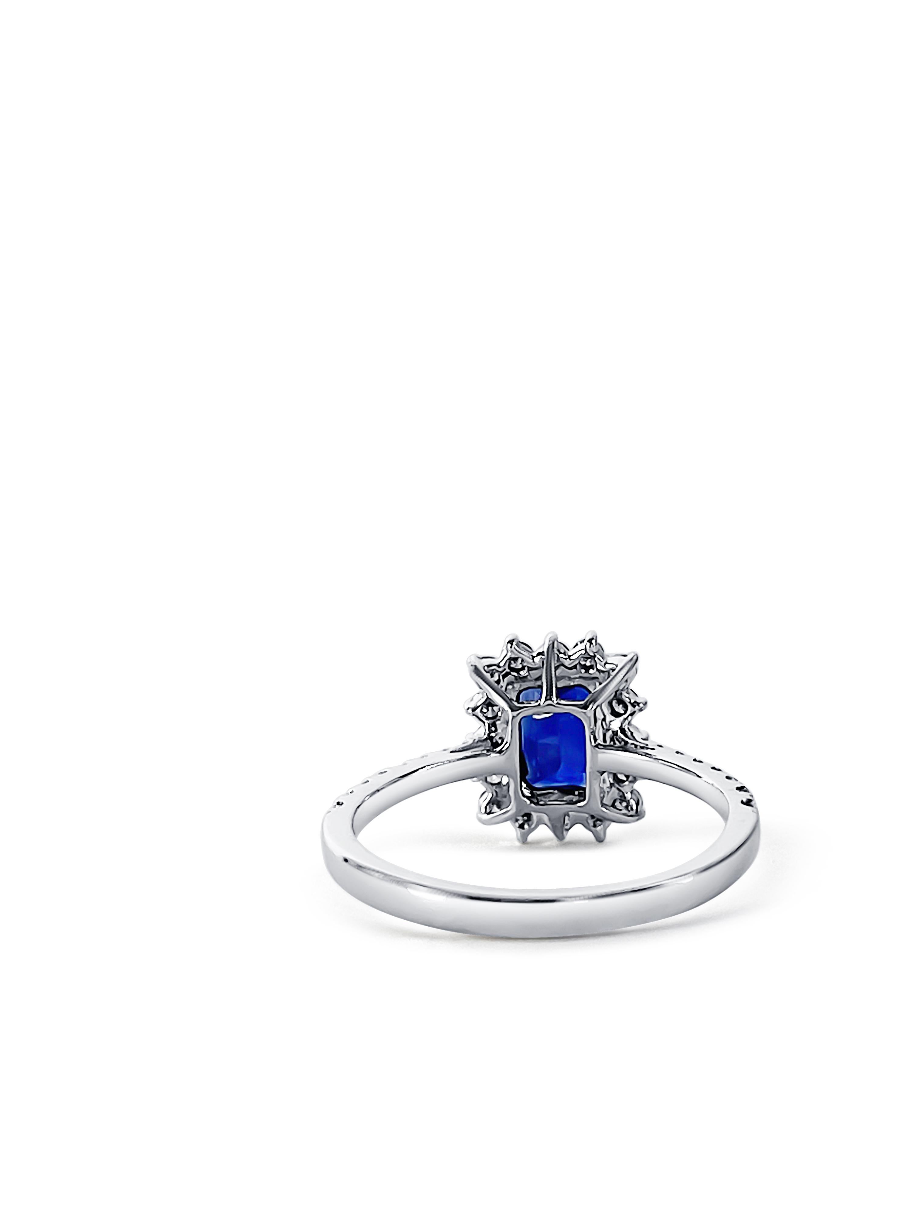 Taille carrée Bague en saphir naturel non chauffé de Ceylan bleu royal de 1,07 carat  en vente