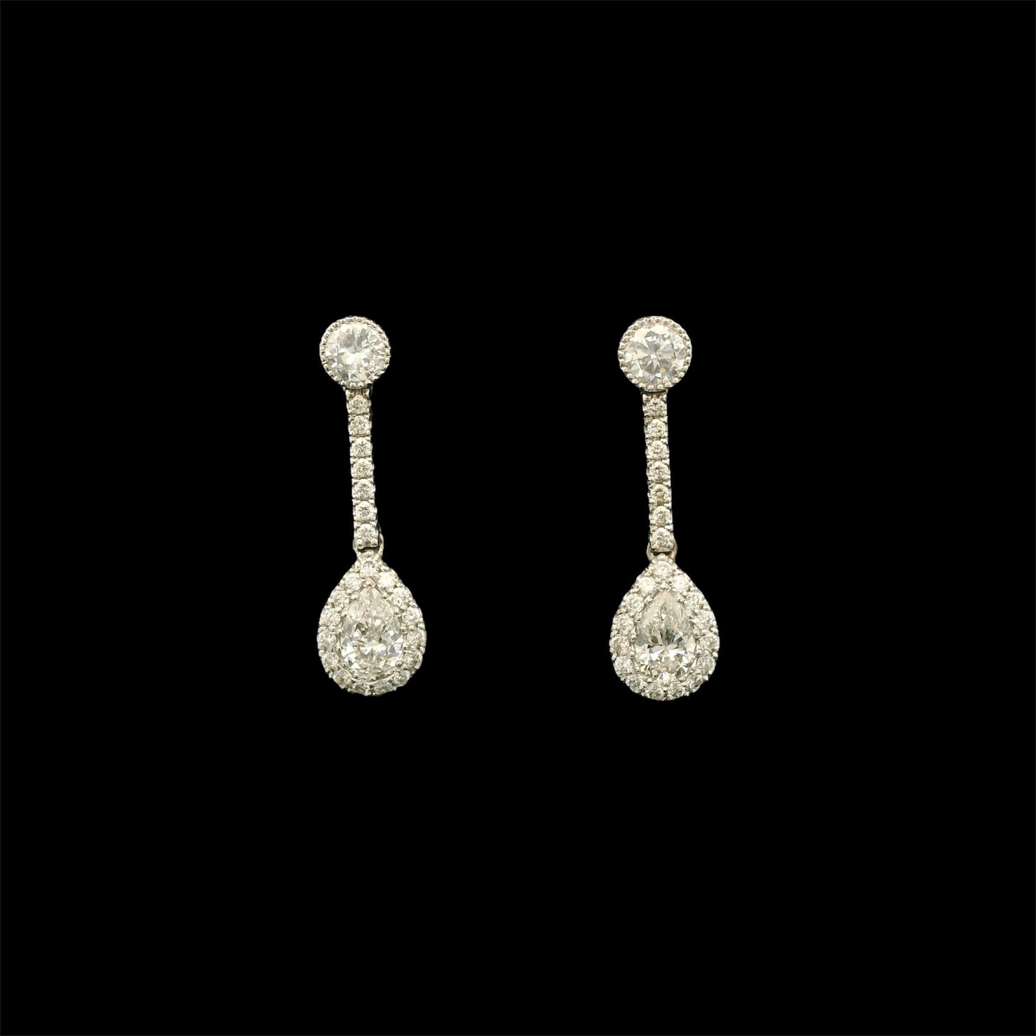 Moderno Orecchini con diamanti da 1,07 carati in vendita
