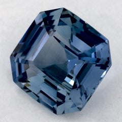 Pierre précieuse taille octogonale saphir bleu 1.07 carat