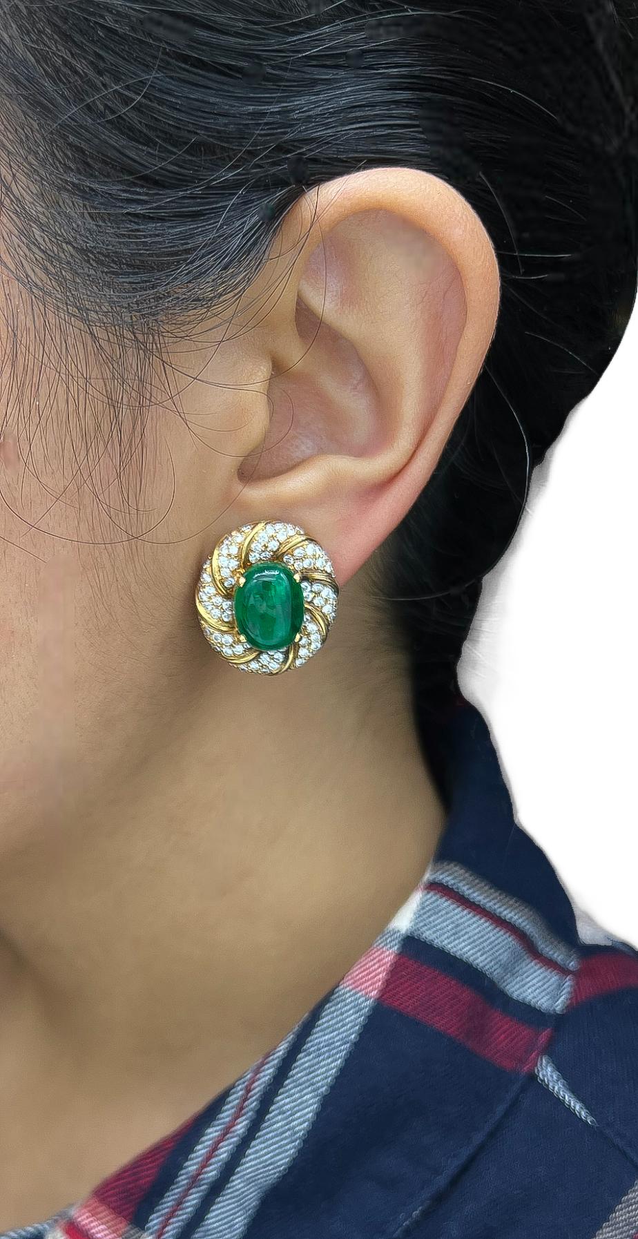 Women's or Men's 10.7 Total Carat 18K Yellow Gold Diamond & Colombian Emerald Earrings For Sale