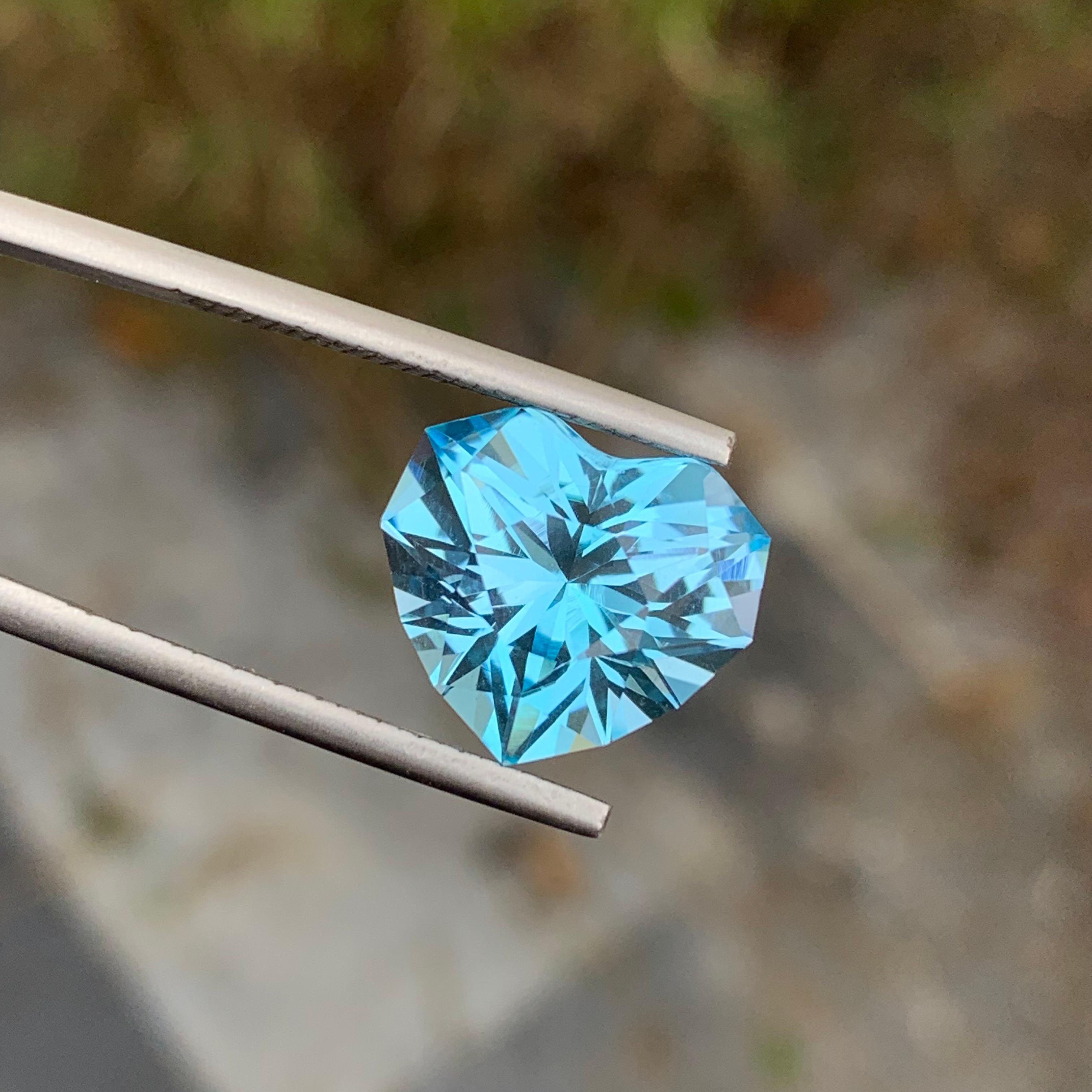 Arts and Crafts 10.70 Carat Adorable Loose Blue Topaz Heart Shape Gem For Necklace  For Sale