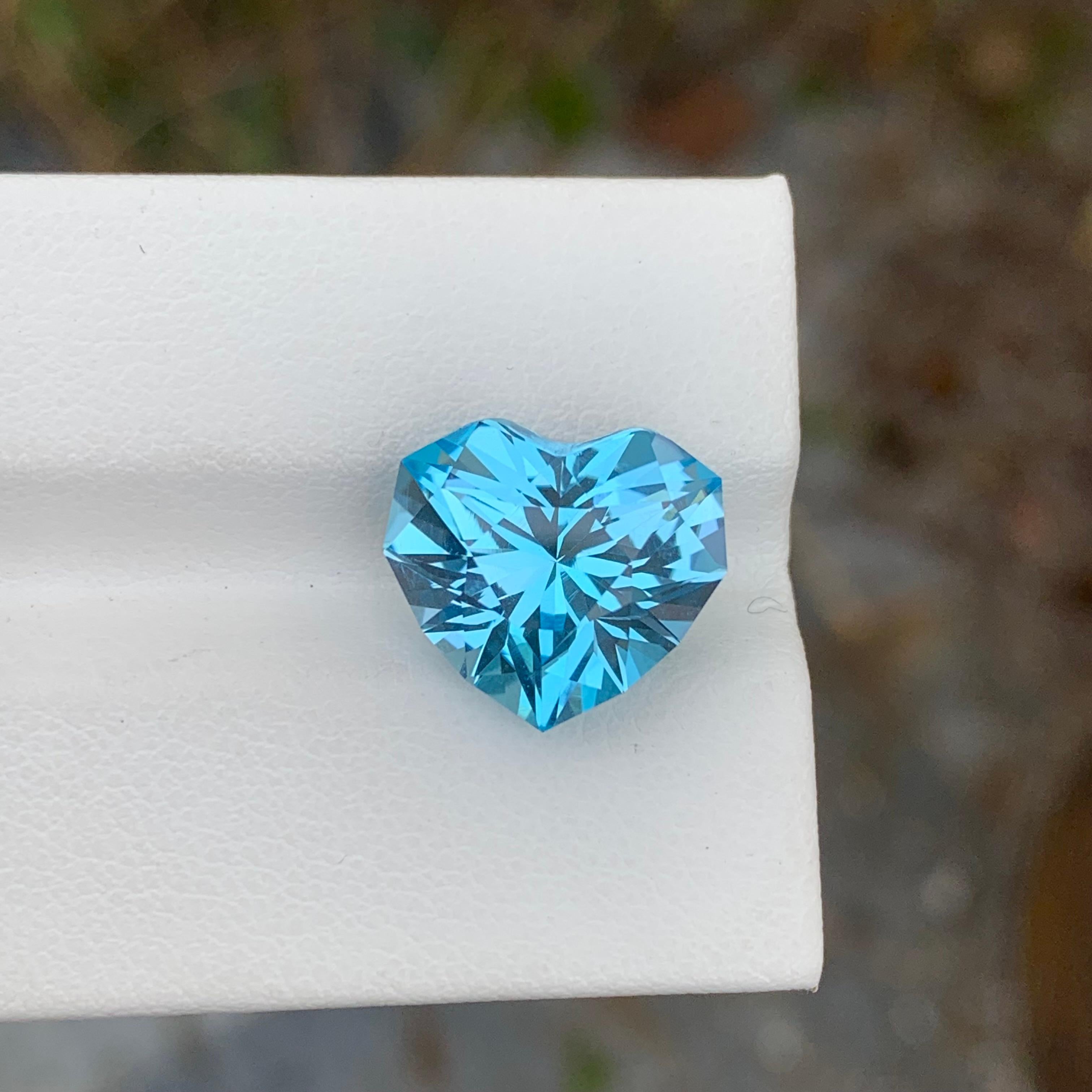 Women's or Men's 10.70 Carat Adorable Loose Blue Topaz Heart Shape Gem For Necklace  For Sale