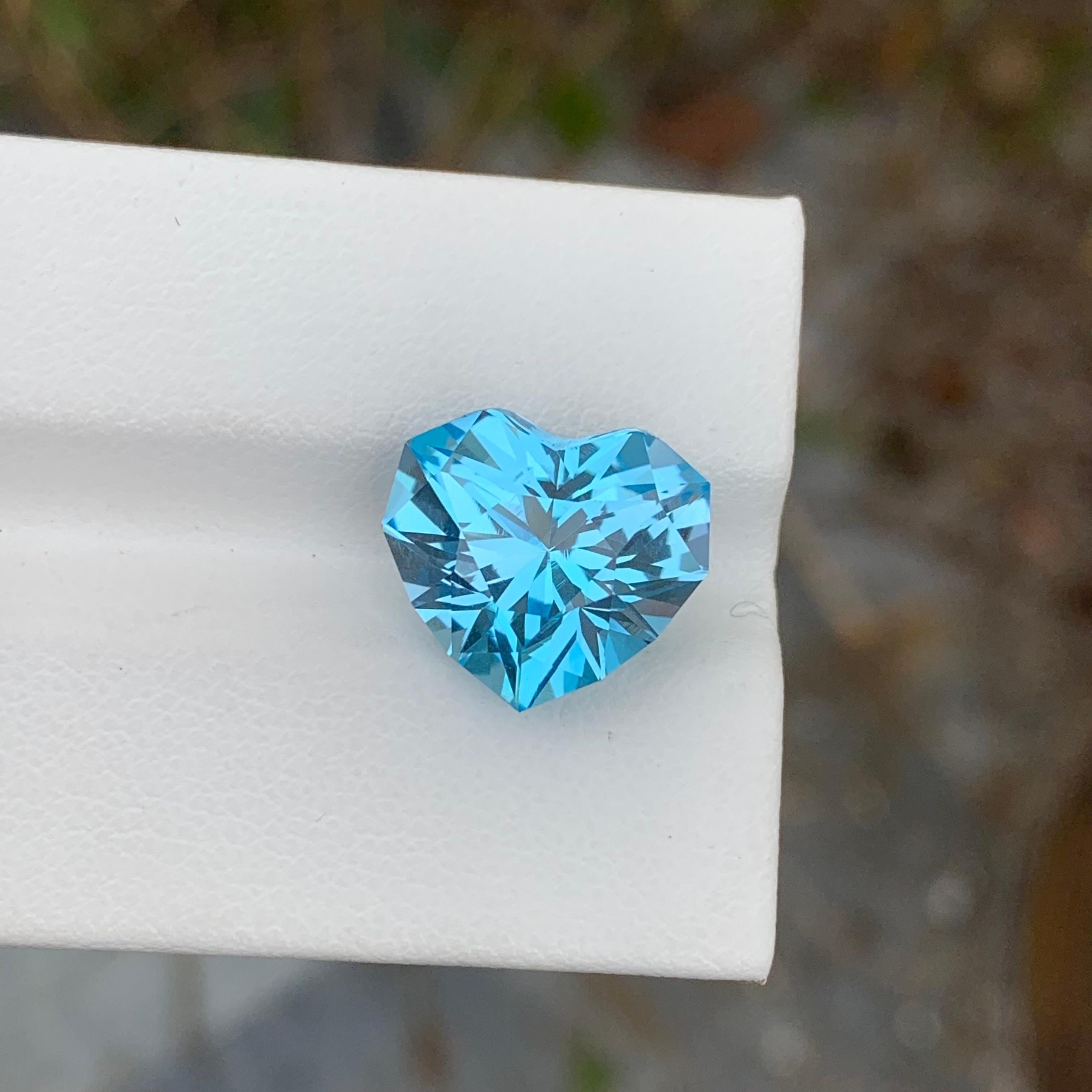 10.70 Carat Adorable Loose Blue Topaz Heart Shape Gem For Necklace  For Sale 1