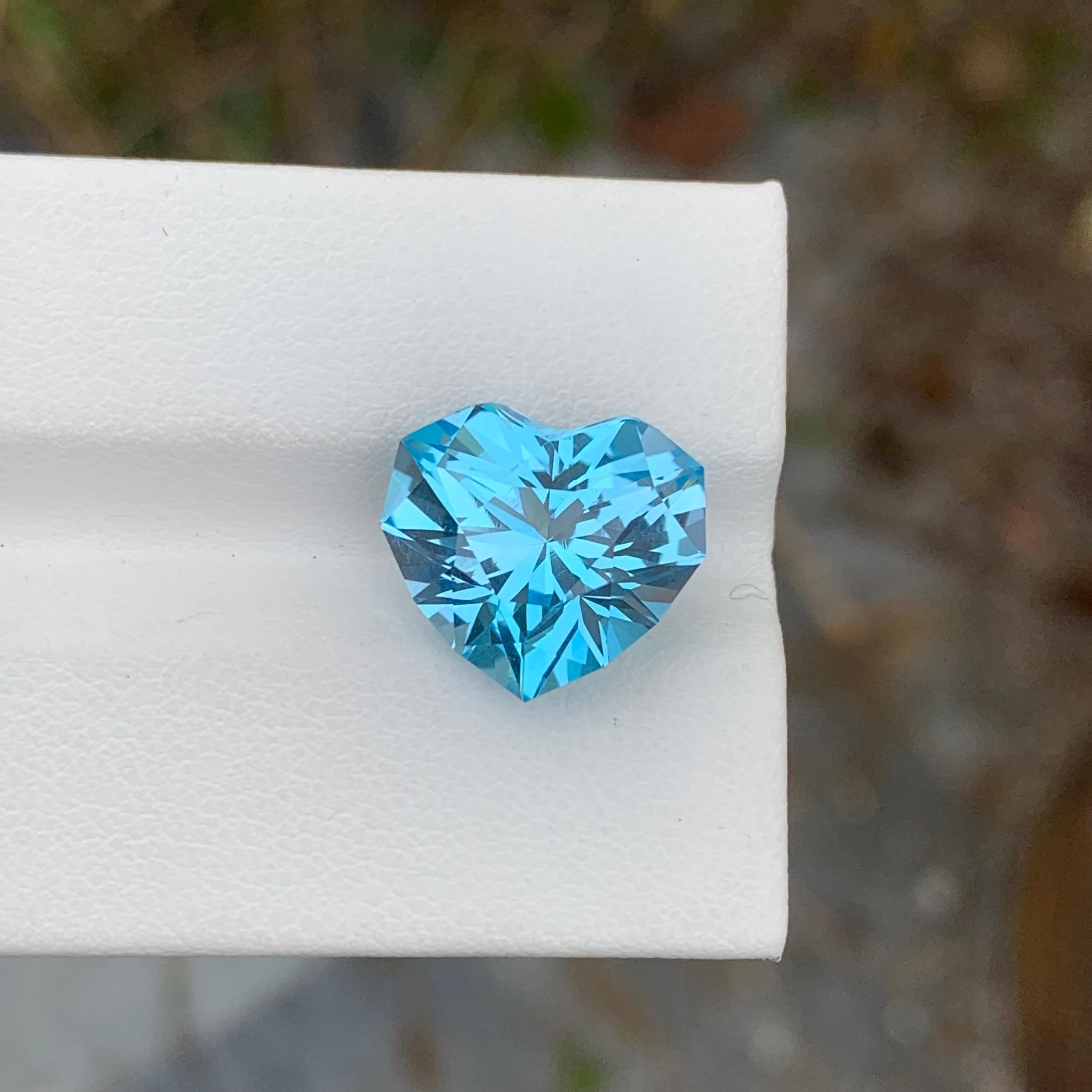 10.70 Carat Adorable Loose Blue Topaz Heart Shape Gem For Necklace  For Sale 2