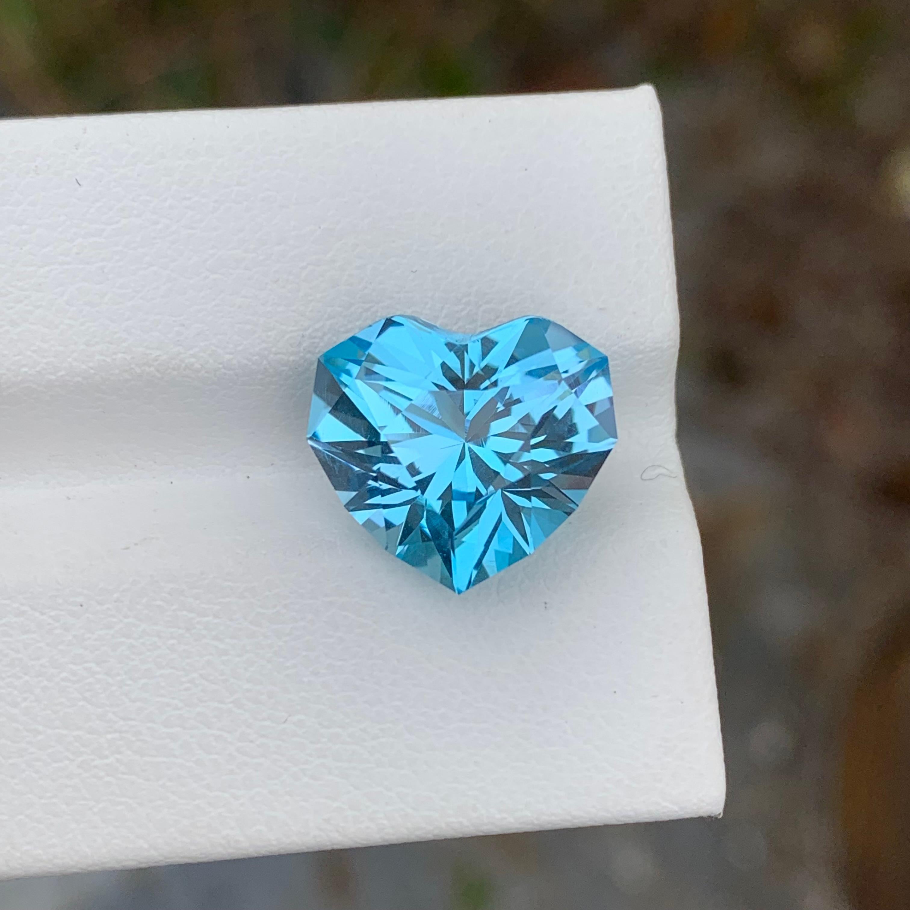10.70 Carat Adorable Loose Blue Topaz Heart Shape Gem For Necklace  For Sale 3