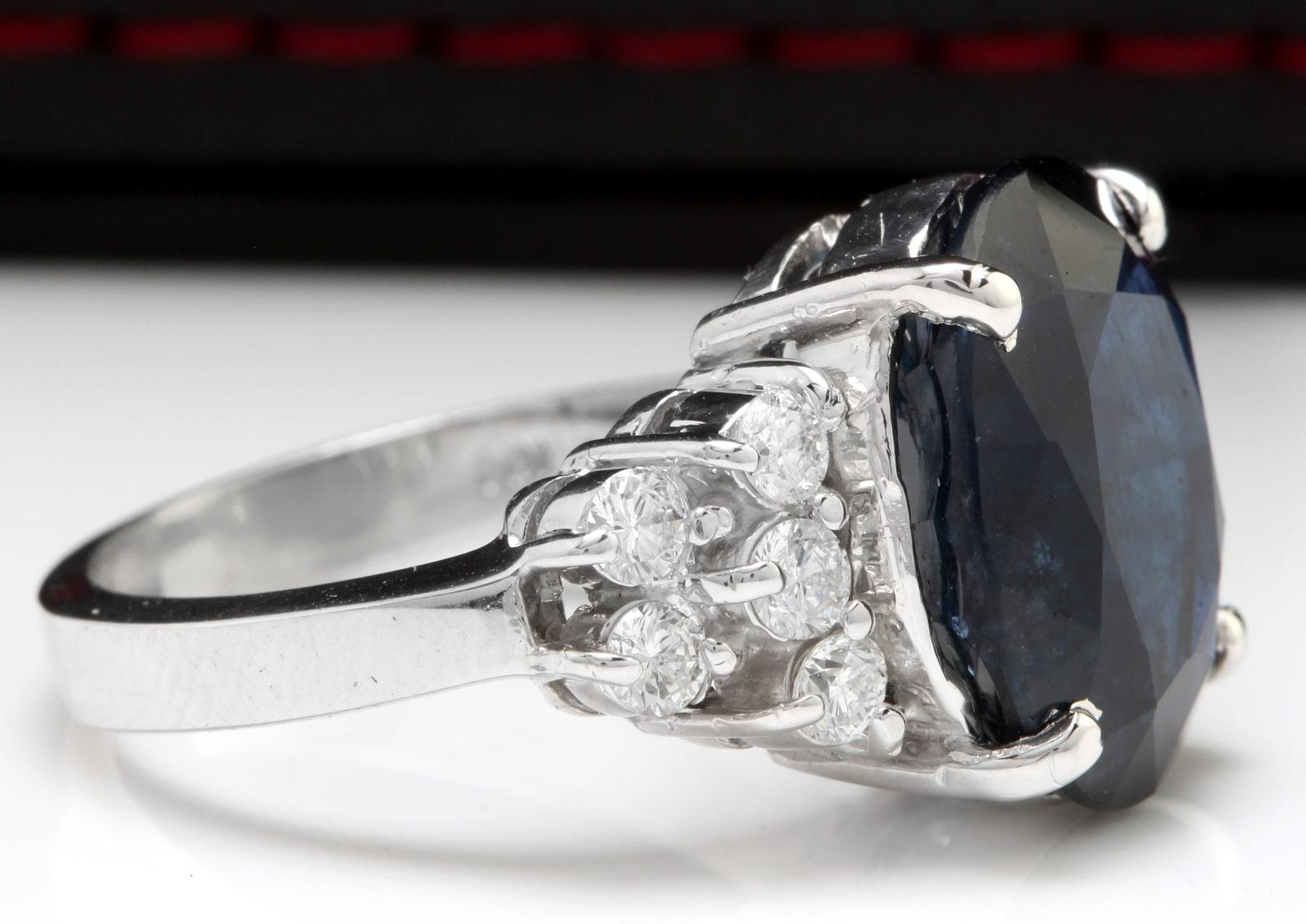 Round Cut 10.70 Carat Exquisite Natural Blue Sapphire and Diamond 14K Solid White Gold For Sale