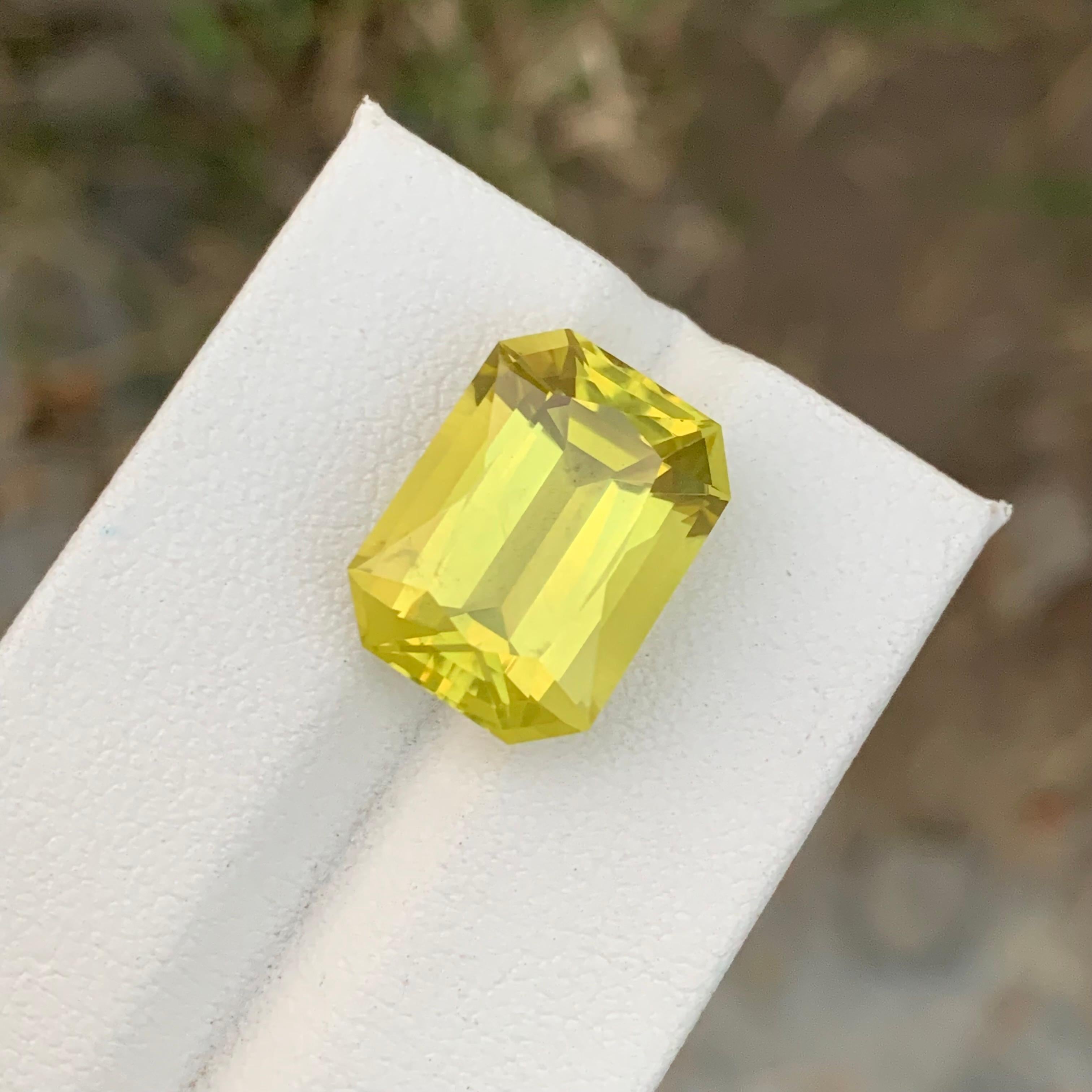 10.70 Carats Natural Loose Yellow Lemon Quartz Emerald Shape  For Sale 1