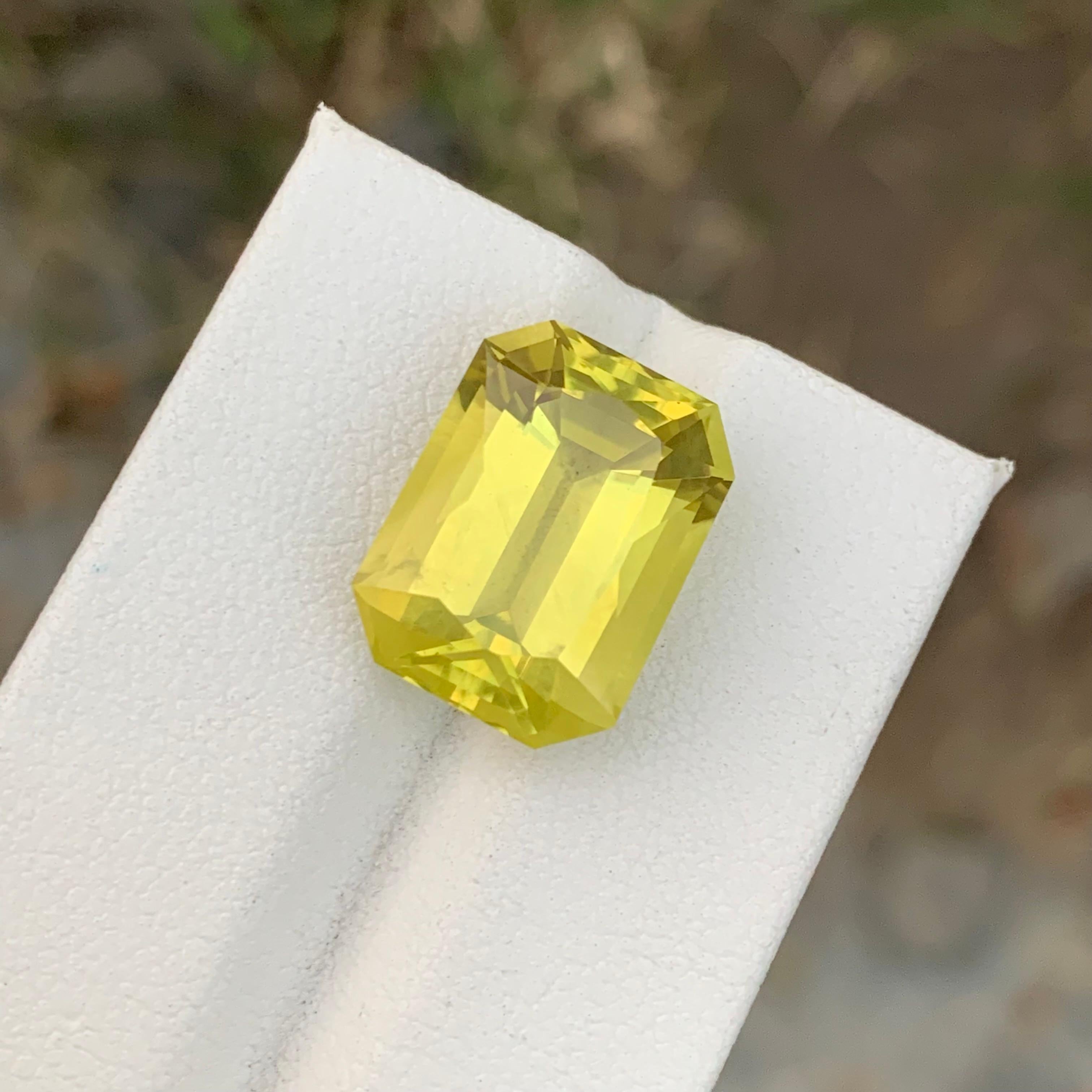 10.70 Carats Natural Loose Yellow Lemon Quartz Emerald Shape  For Sale 2