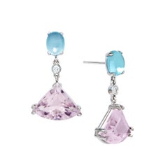 Pendientes de platino con amatista rosa, topacio azul y diamantes talla trillón de 10,71 quilates