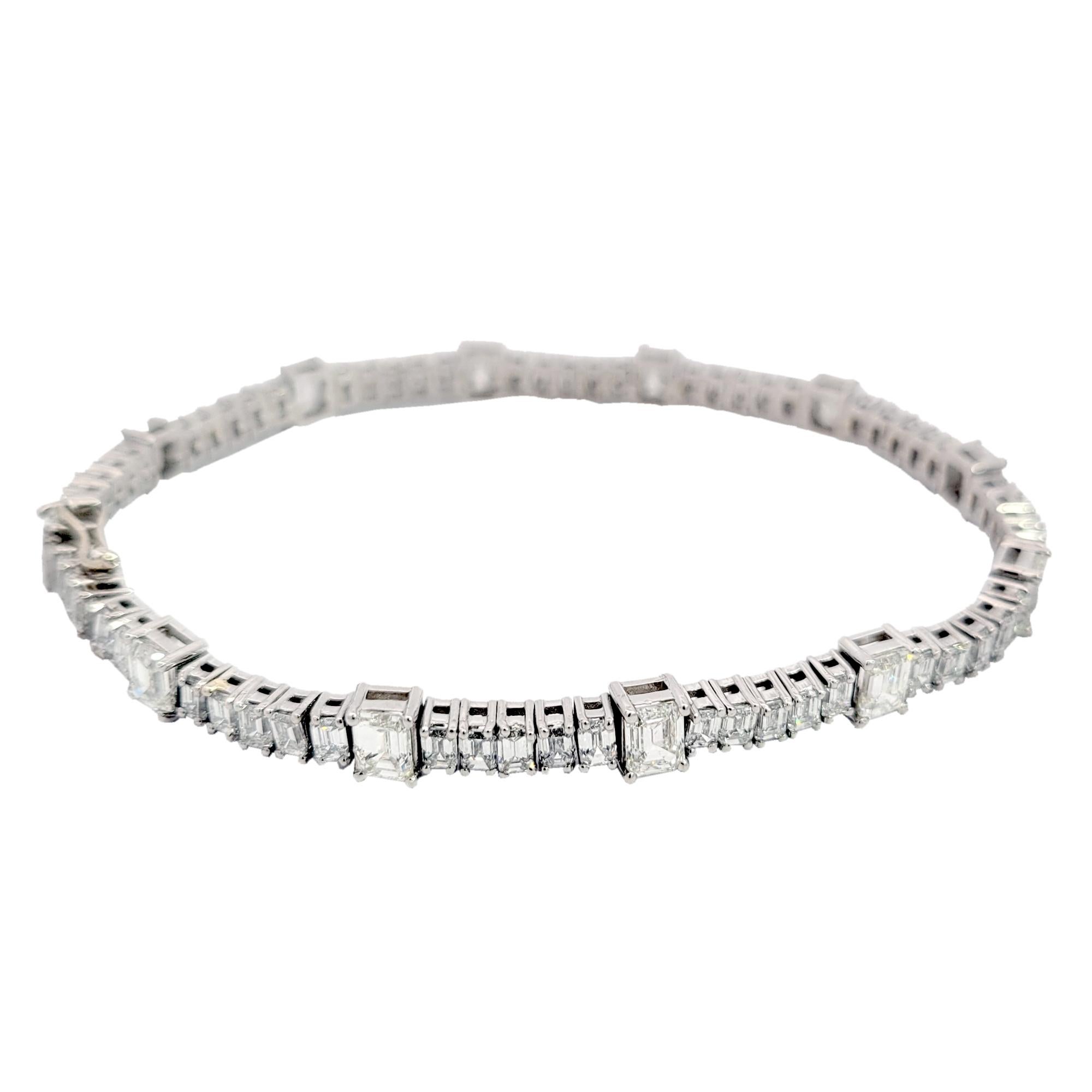 Sebastian Bernard Pulsera de tenis de platino con diamantes talla esmeralda de 10,71 qt en Nuevo estado para la venta en Los Angeles, CA