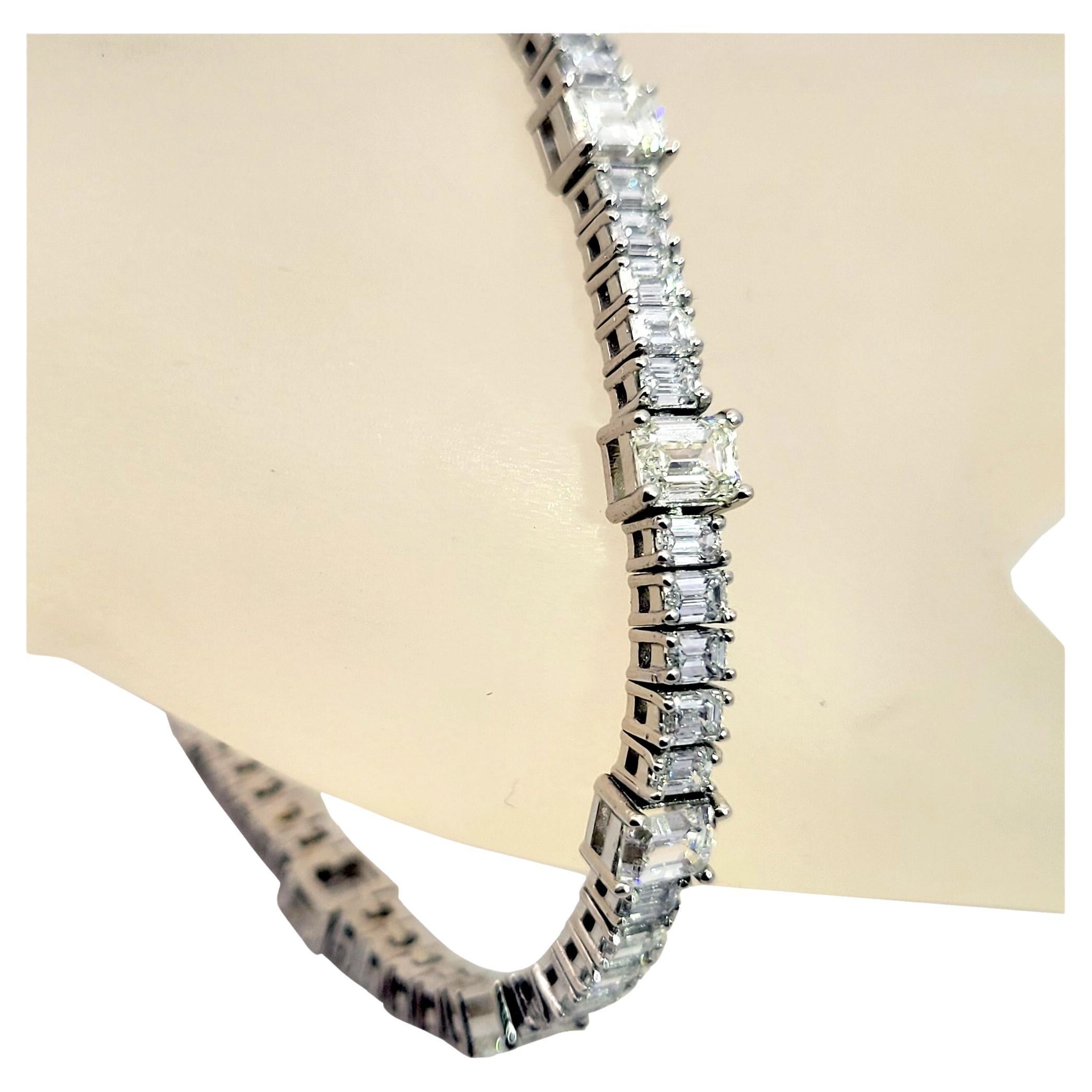10.71 Ct Emerald Cut Diamond Platinum Tennis Bracelet For Sale