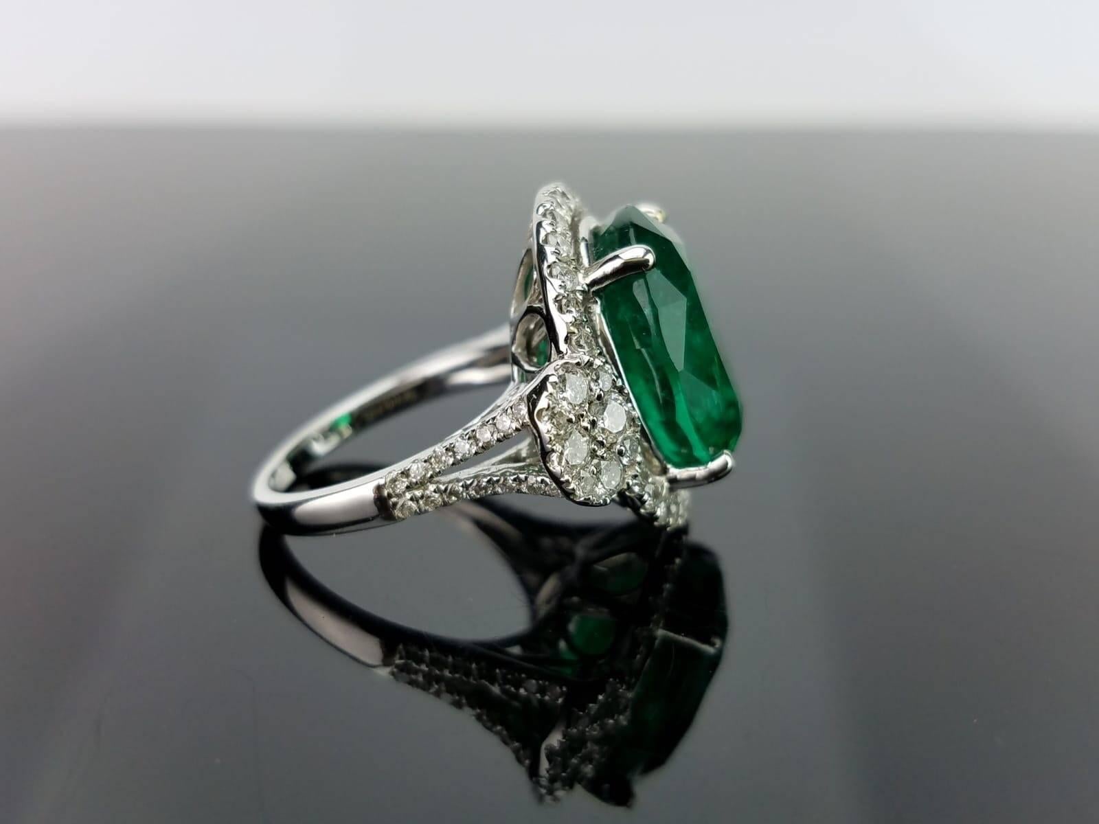 Art Deco 10.72 Carat Emerald and Diamond 18 Karat Gold Cocktail Ring