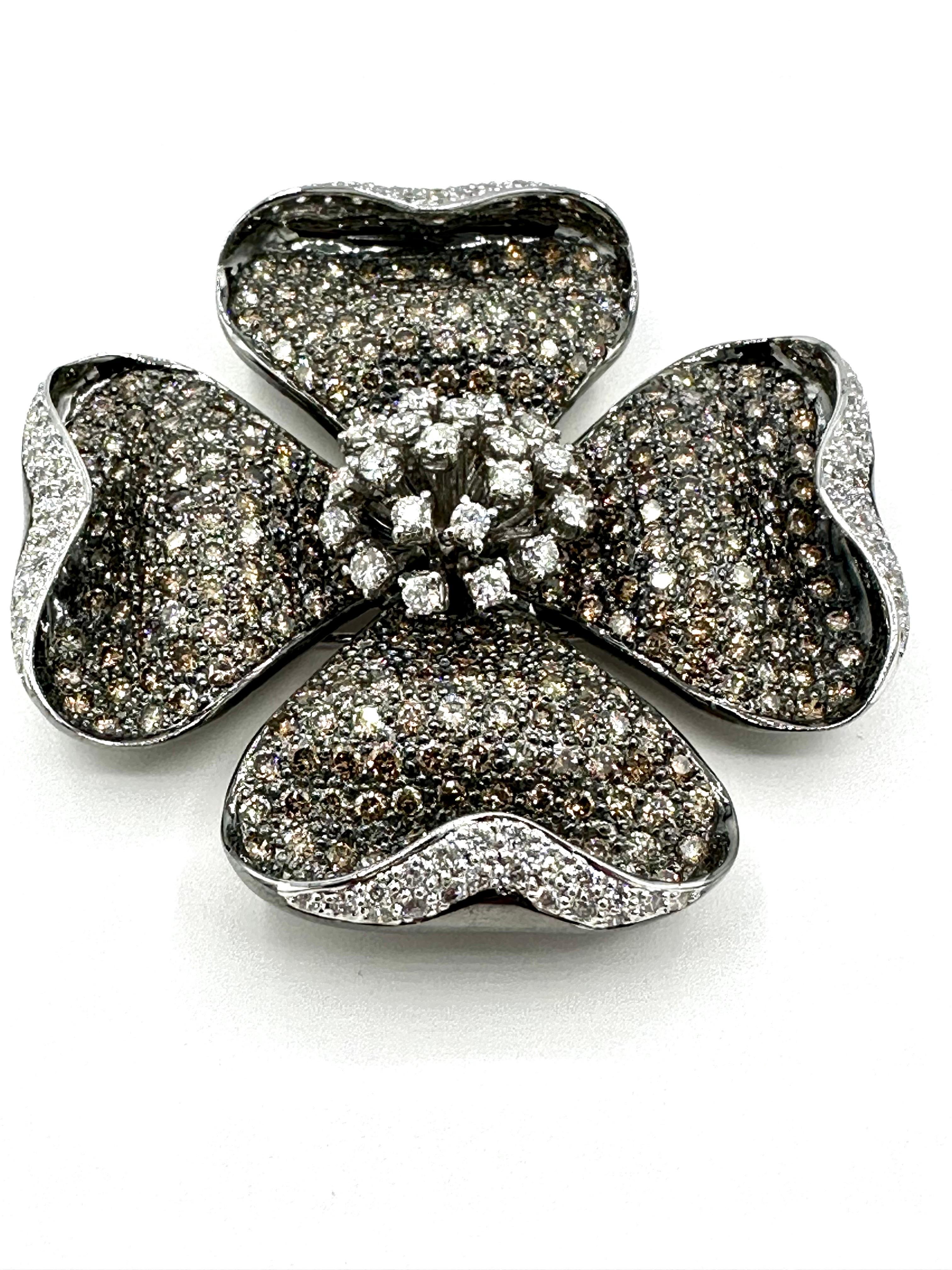 10.72 Carats Round Brilliant Cognac and White Diamonds White Gold Dogwood Brooch For Sale 2