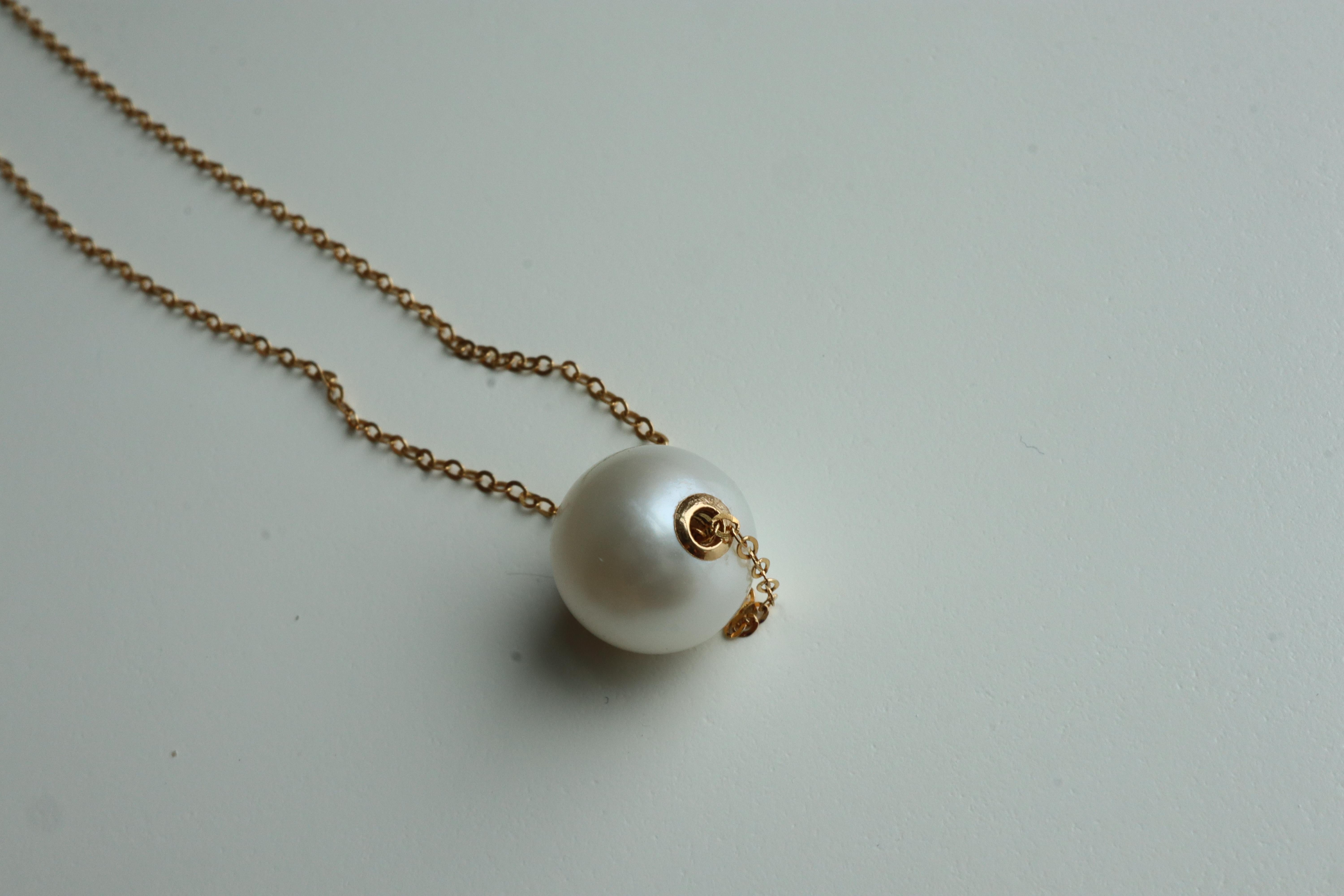 Collana di perle dei mari del sud da 10,73 mm in oro massiccio 18 carati in vendita 1