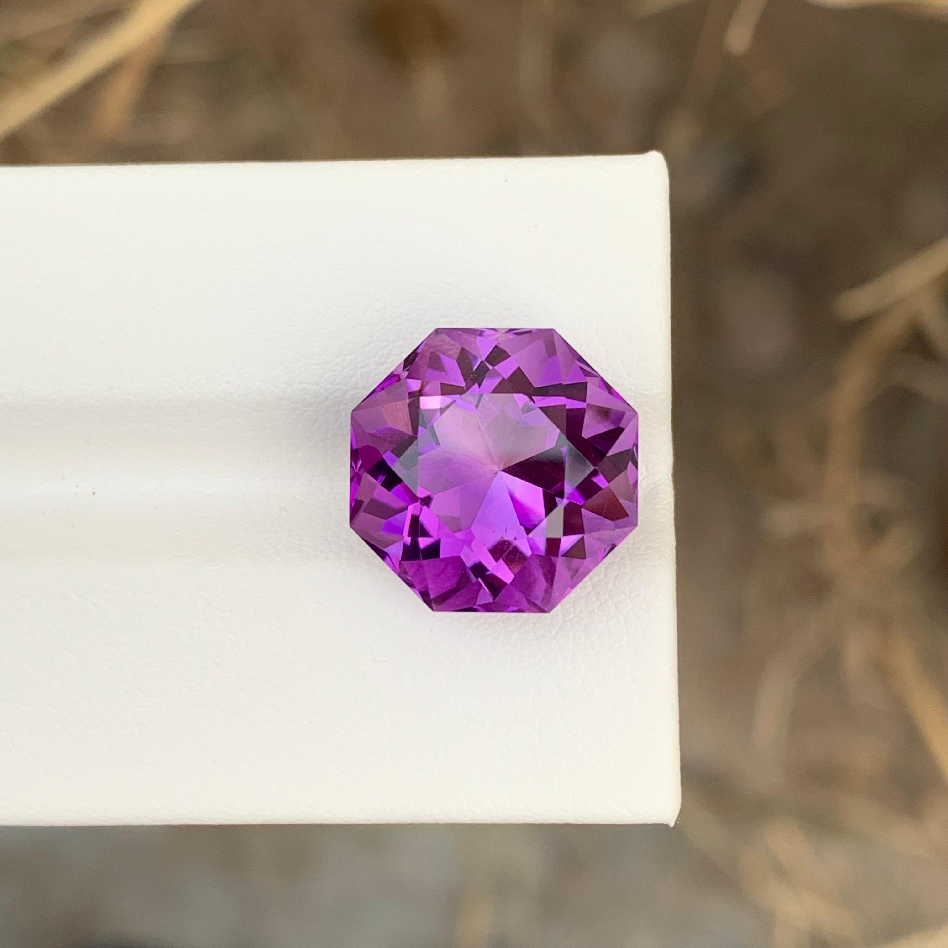 Arts and Crafts 10.75 Carat Natural Loose Octagon Shape Dark Purple Amethyst Gem For Necklace  For Sale