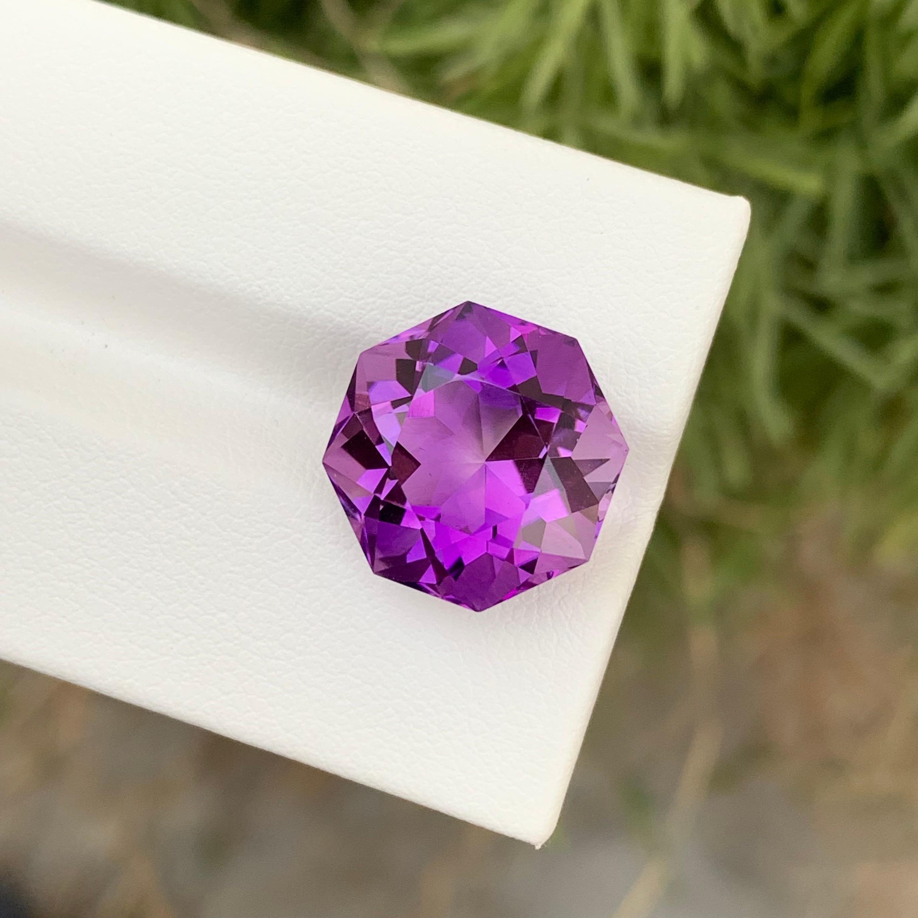 10.75 Carat Natural Loose Octagon Shape Dark Purple Amethyst Gem For Necklace  For Sale 1