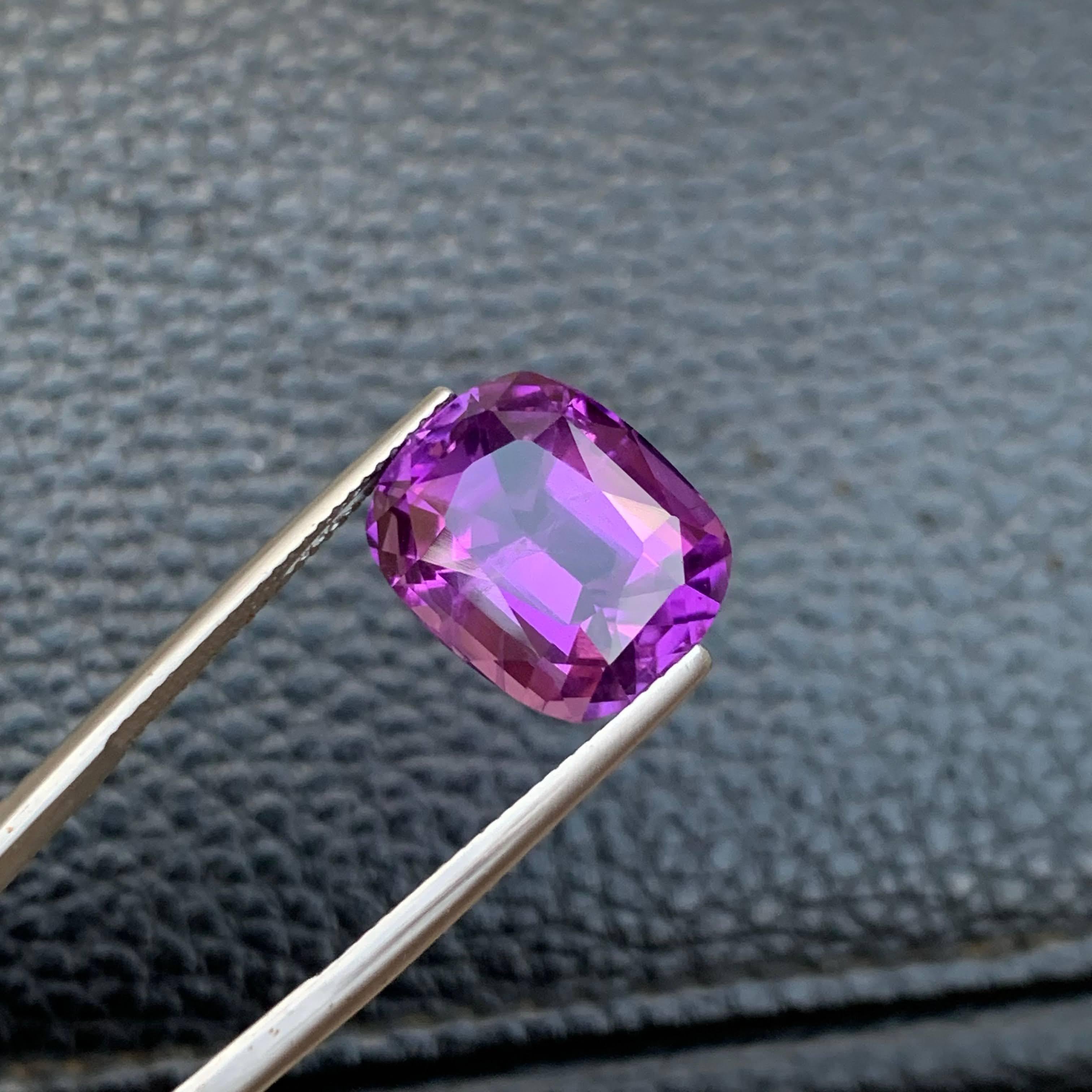 10.75 carati di pietra ametista viola naturale sciolta con taglio a cuscino Gemma brasiliana In condizioni Nuovo in vendita a Bangkok, TH