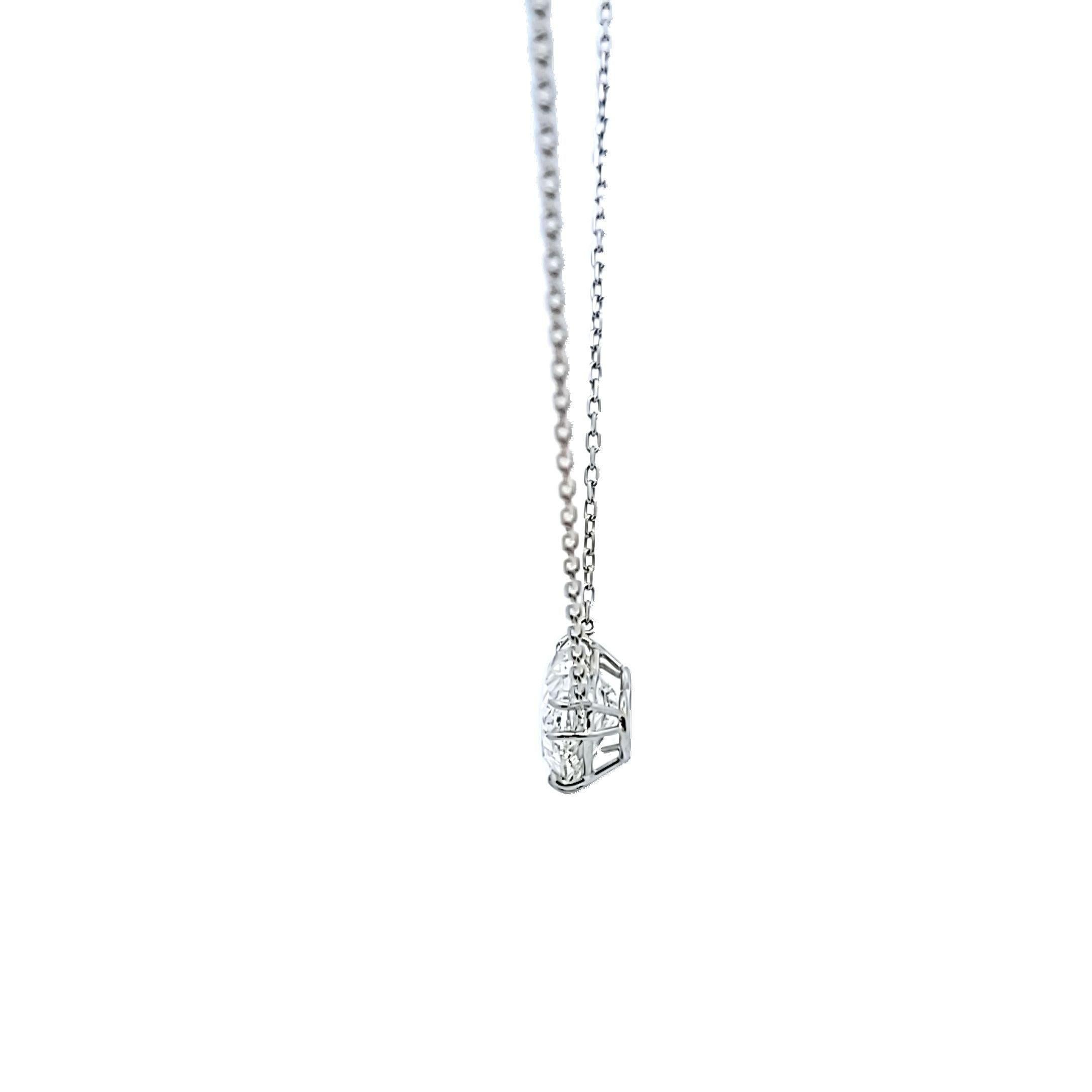 Titolo:
Collana con ciondolo in oro bianco 18 carati da 10,76 carati a forma di cuore con diamante I I1


Stile:
Ciondolo


Metallo:
Oro bianco 18 carati


Gemma 1:
Diamante da 10,76 carati


Numero di
