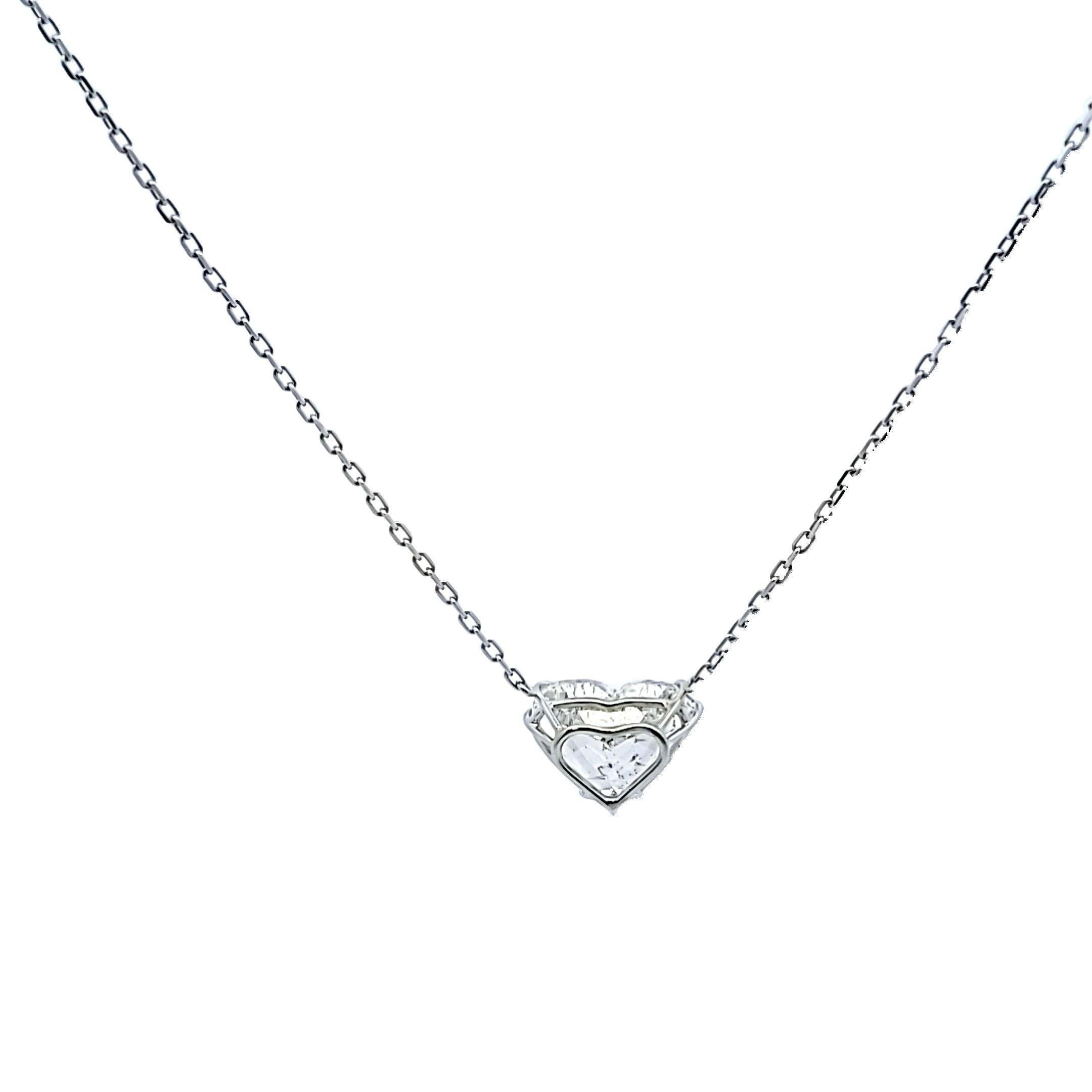 Cuore Collana con ciondolo in oro bianco 18 carati da 10,76 carati a forma di cuore con diamante I I1 in vendita