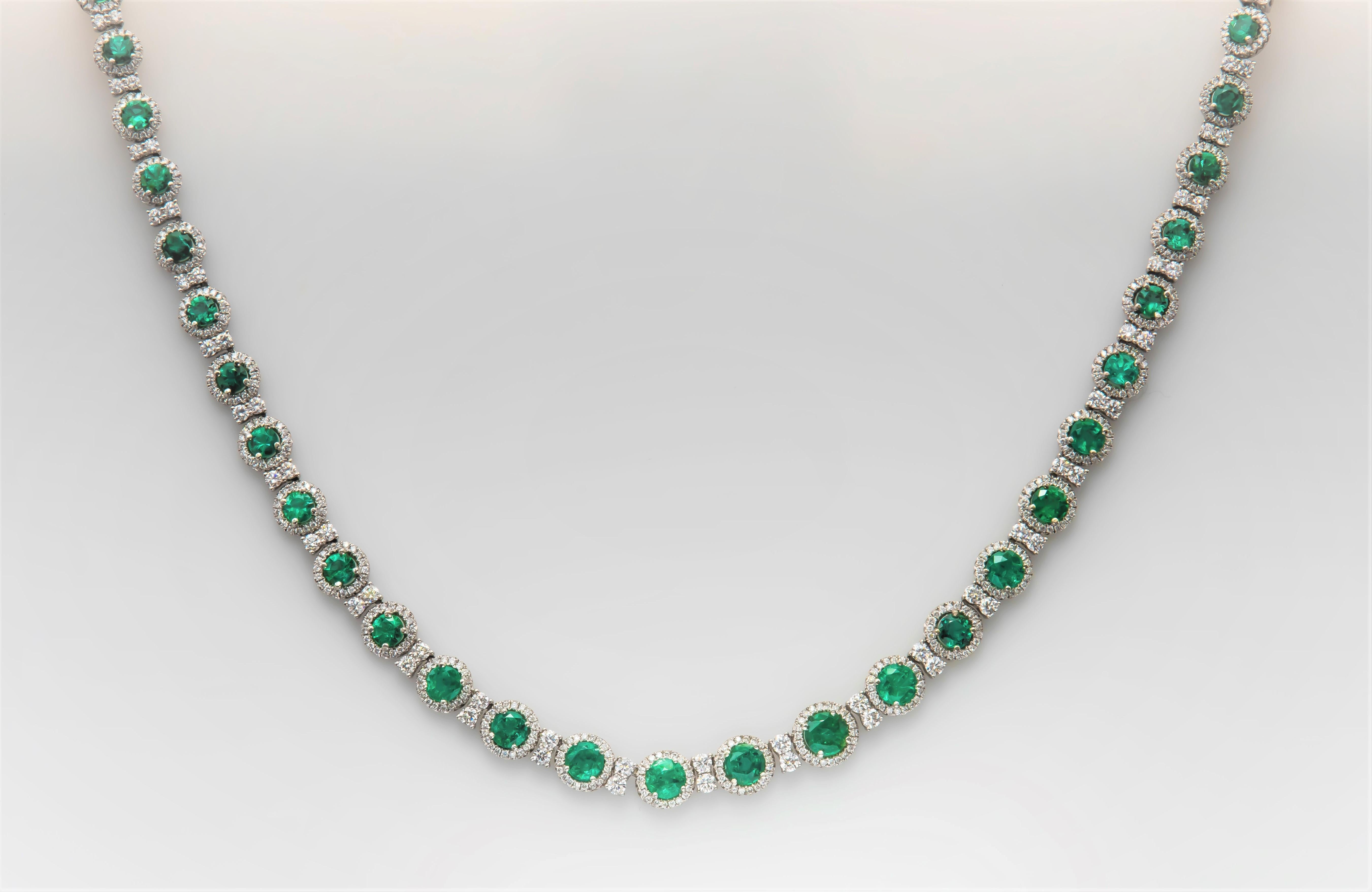 10.76 Carat Total Fine Emeralds in a 6.95 Carat Total Weight Diamond Necklace In New Condition In Houston, TX