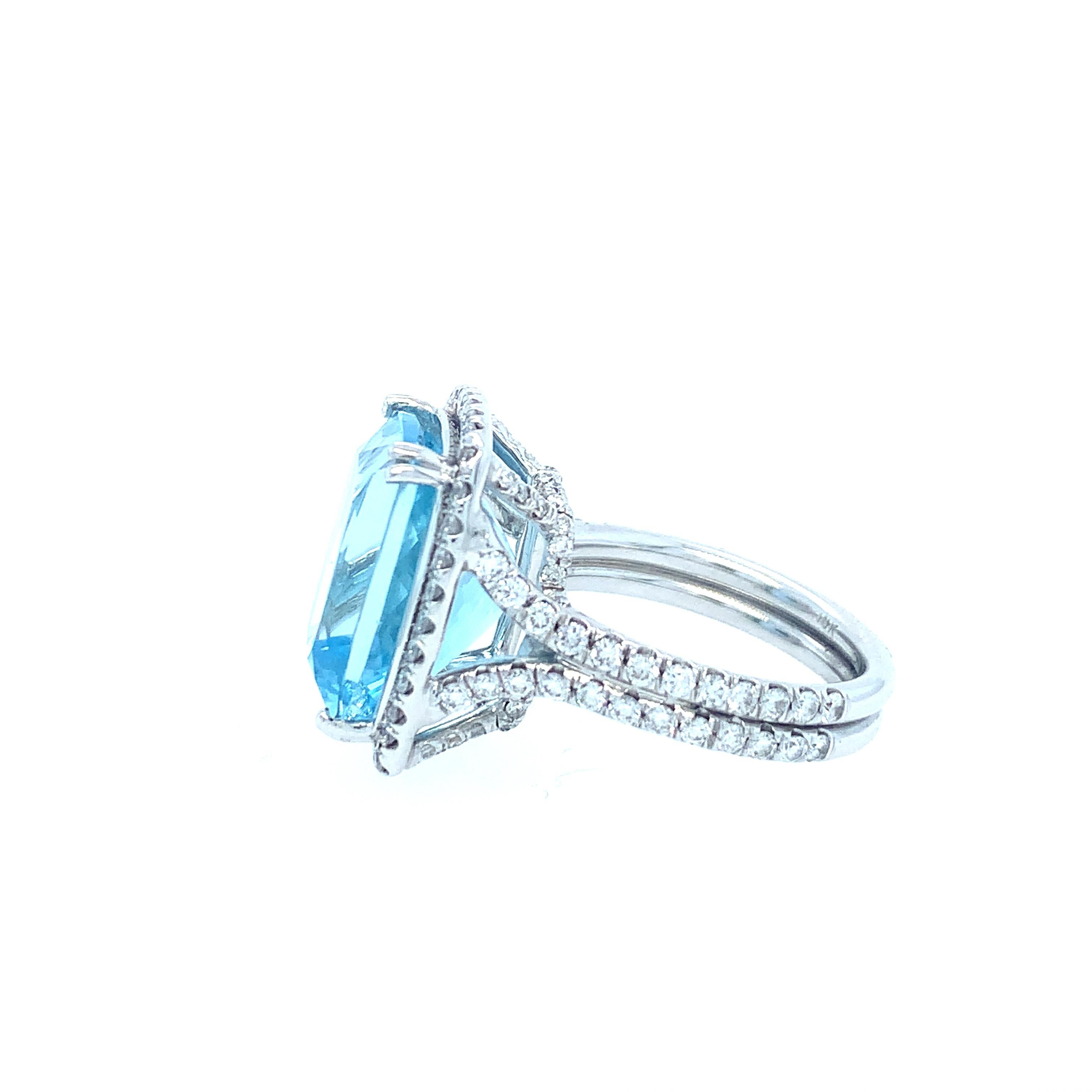Contemporary 10.77 Carat Aquamarine and 1.27 Carat Diamond Ring For Sale