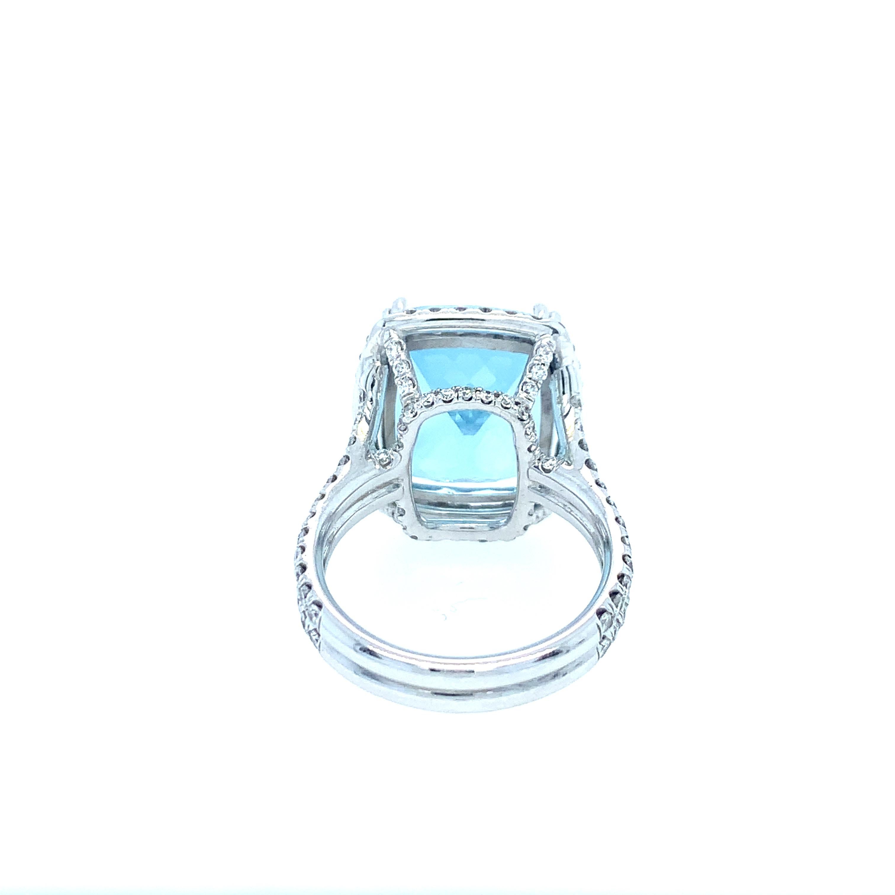 10.77 Carat Aquamarine and 1.27 Carat Diamond Ring In New Condition For Sale In Delray Beach, FL