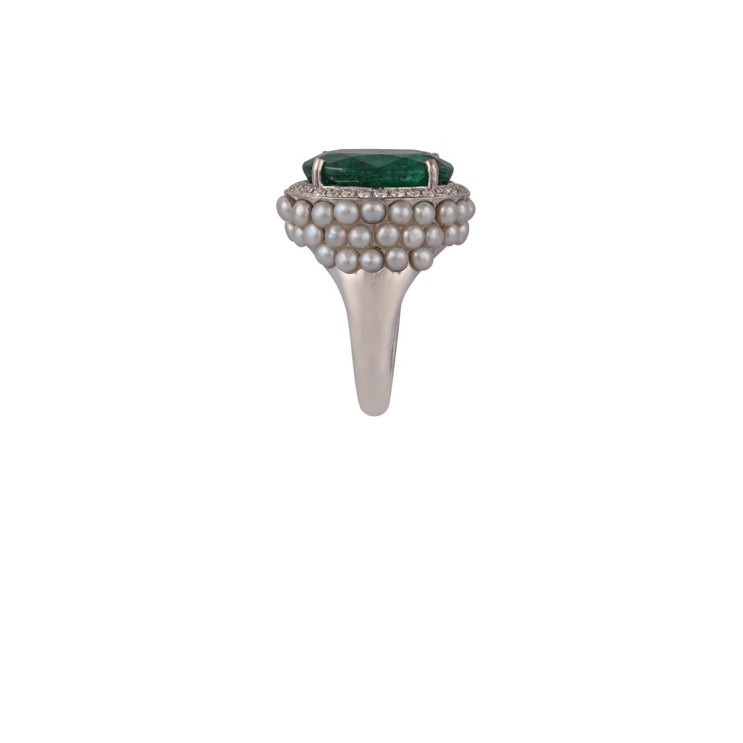 10.77 cts Clear Zambian Emerald, Pear & Diamond Double Cluster Ring in 18k Gold For Sale 2