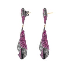 Orecchini a goccia con diamanti e rubini da 10.78 carati