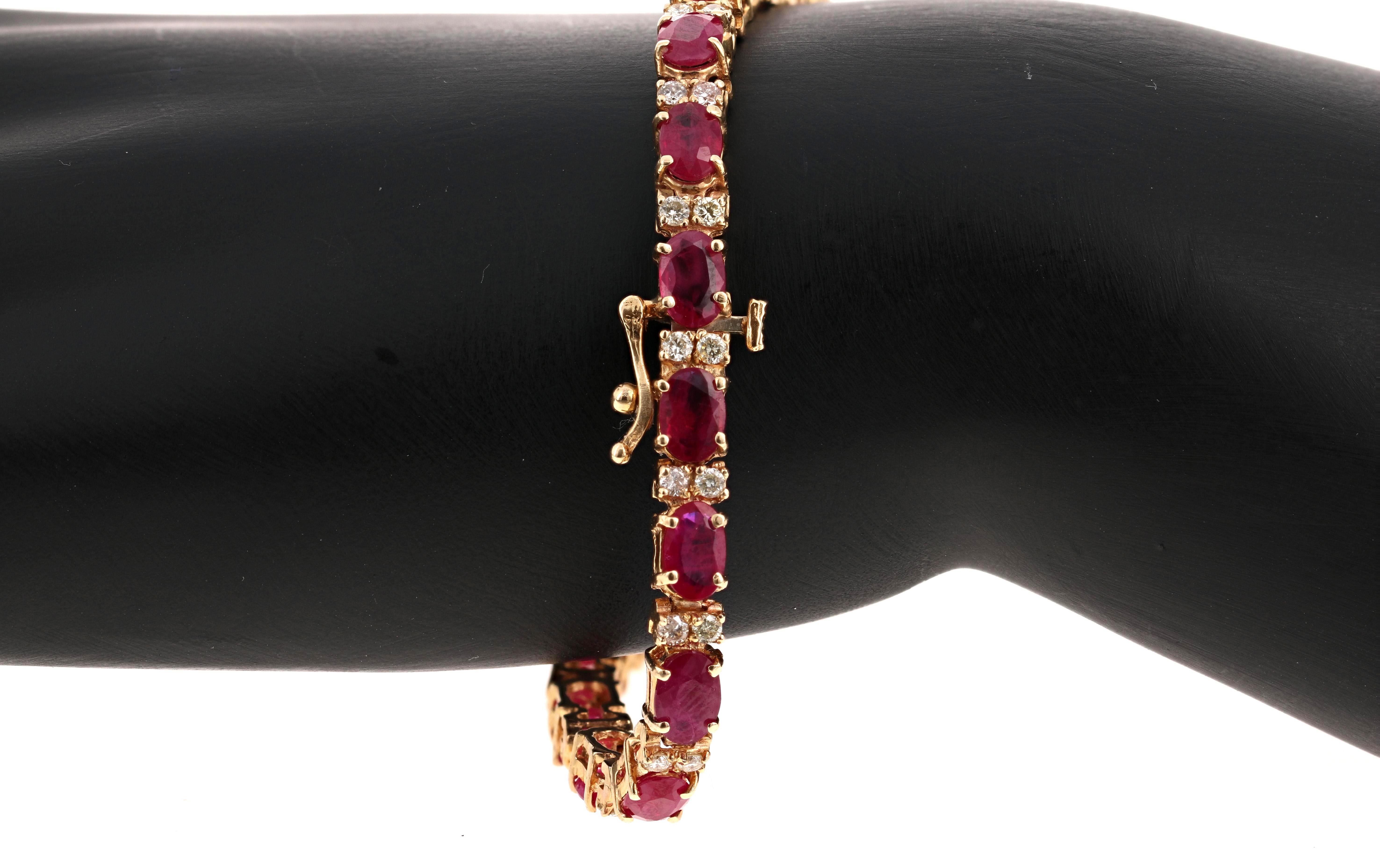 Modern 10.78 Carat Natural Ruby Diamond 14 Karat Yellow Gold Bracelet